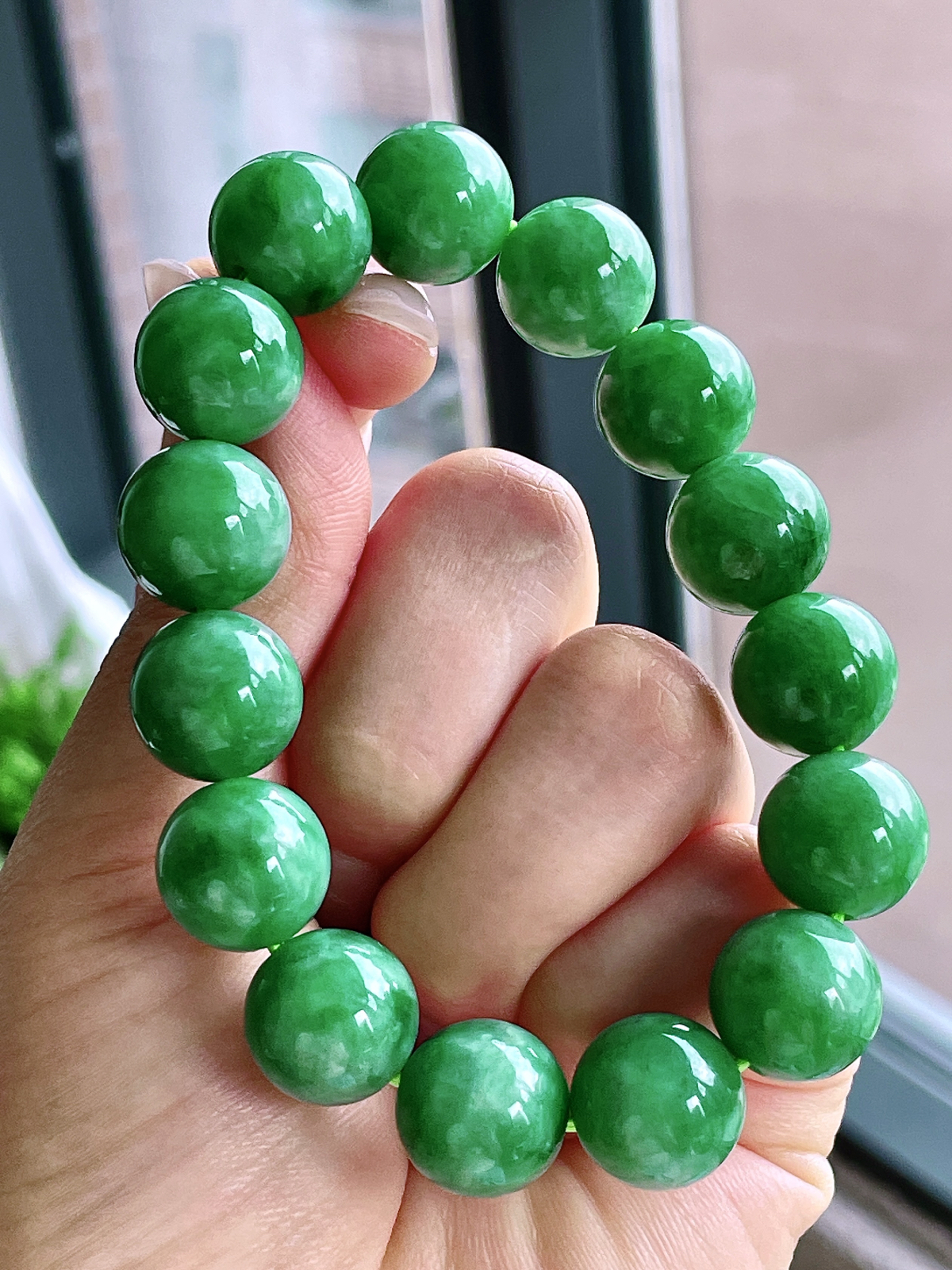 【珠子】冰阳绿手串圆珠珠子手串
【说明】缅料 性价比高  
【尺寸】14.4mm