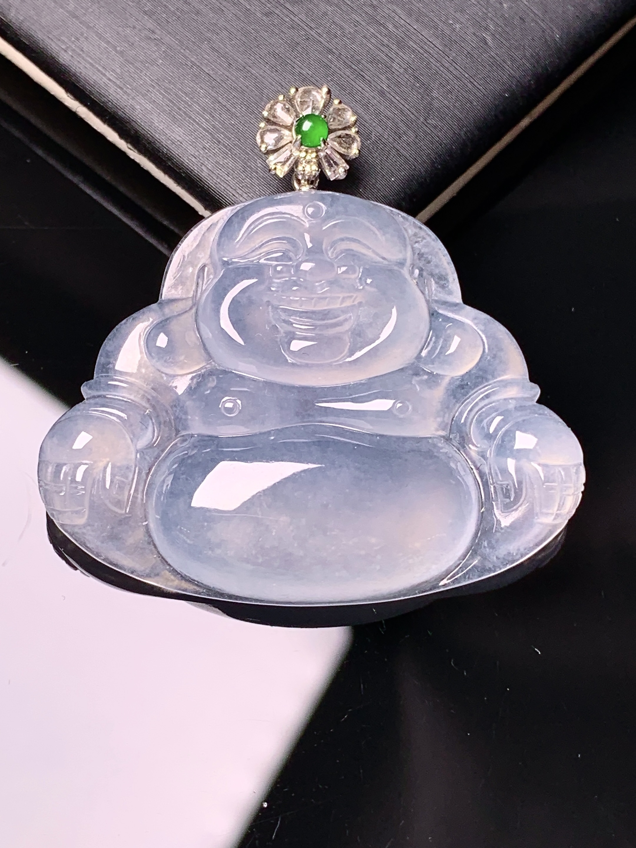 18k金钻镶嵌冰种佛公吊坠 玉质细腻 色泽艳丽清新 水润亮眼 整体尺寸35.7*36*5.5y4