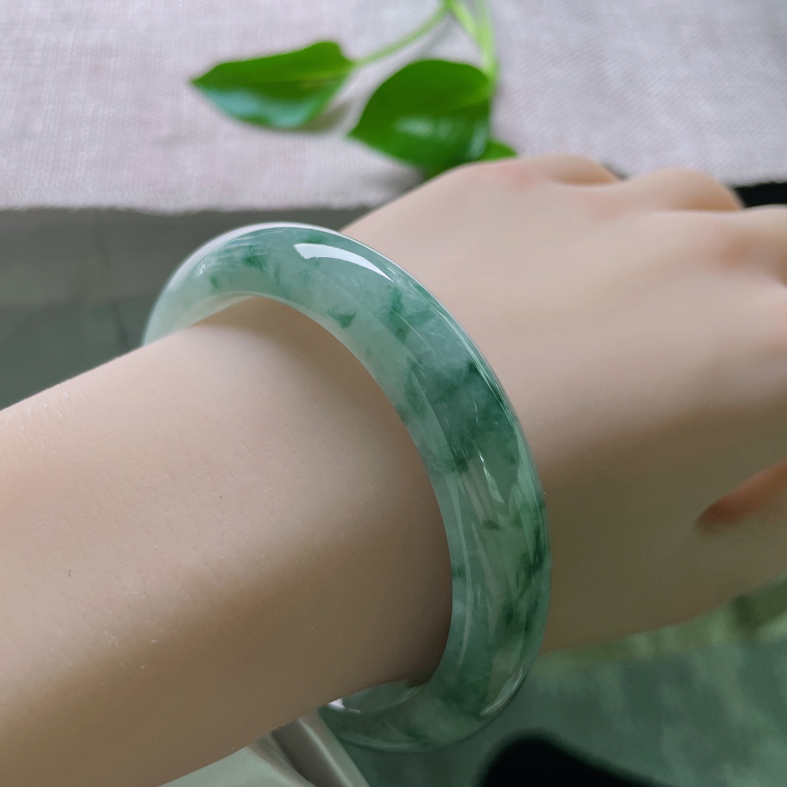 56.5/12.3/8.3飘花正圈，水润细腻，繁花似锦觅安宁，贵气..