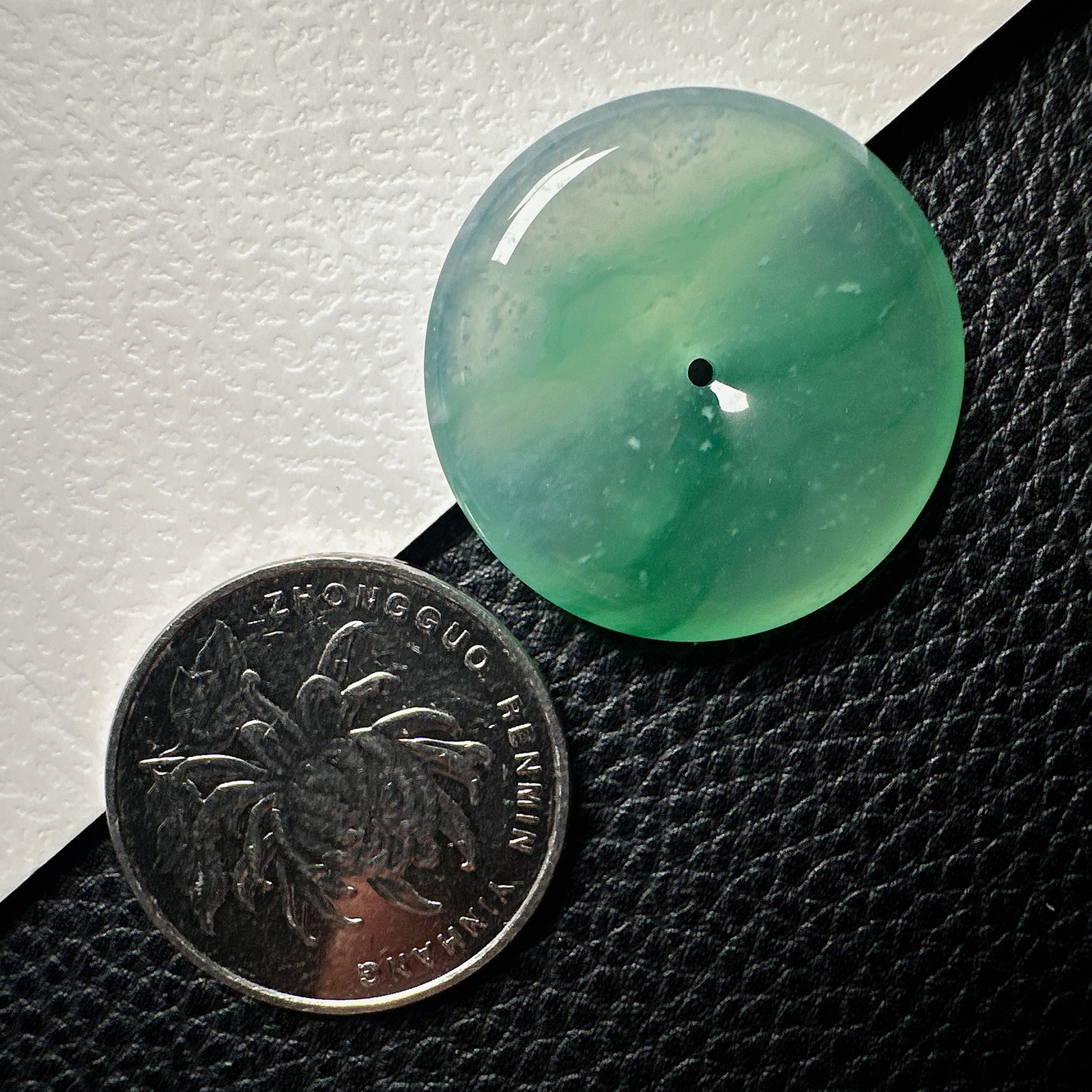 【冰种飘绿平安扣】飘雪花棉，质地细腻，品质很好，冰感十足，胶感明显，收藏品质