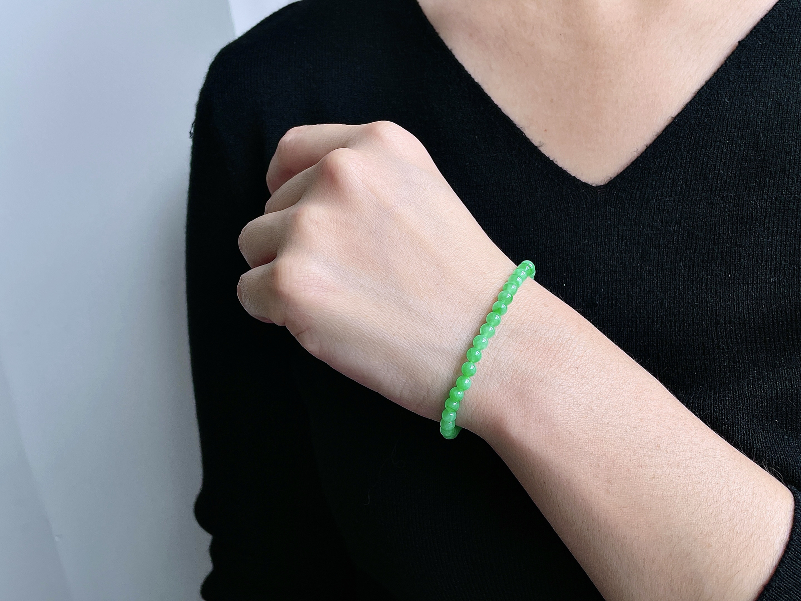 【珠子】冰阳绿手串圆珠珠子手串
【说明】缅料 性价比高  
【尺寸】4.8mm