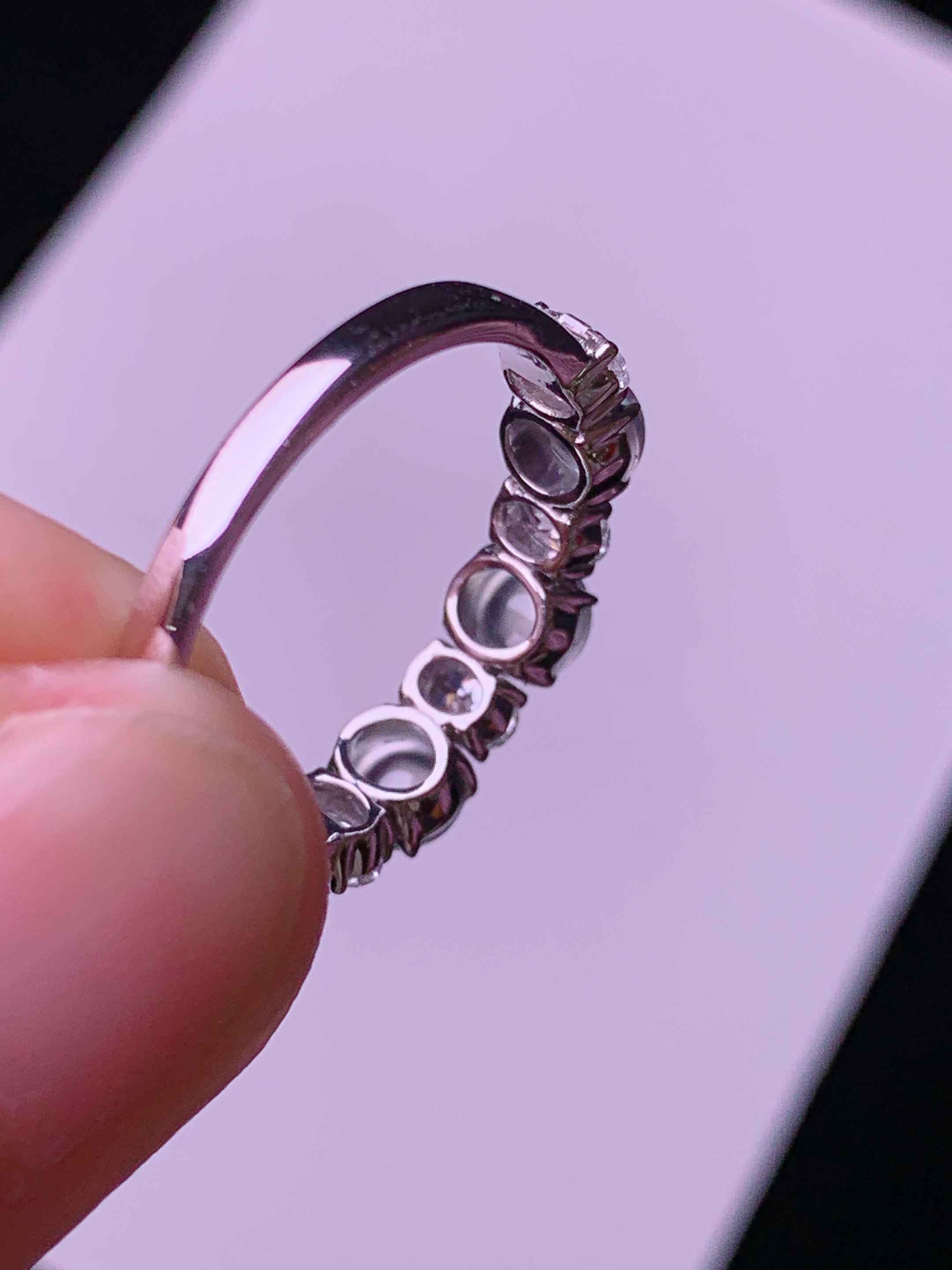 18k金培育钻镶嵌冰种蛋面戒指 玉质细腻 色泽艳丽清新 水润亮眼 圈口14 整体尺寸4.2*2.5