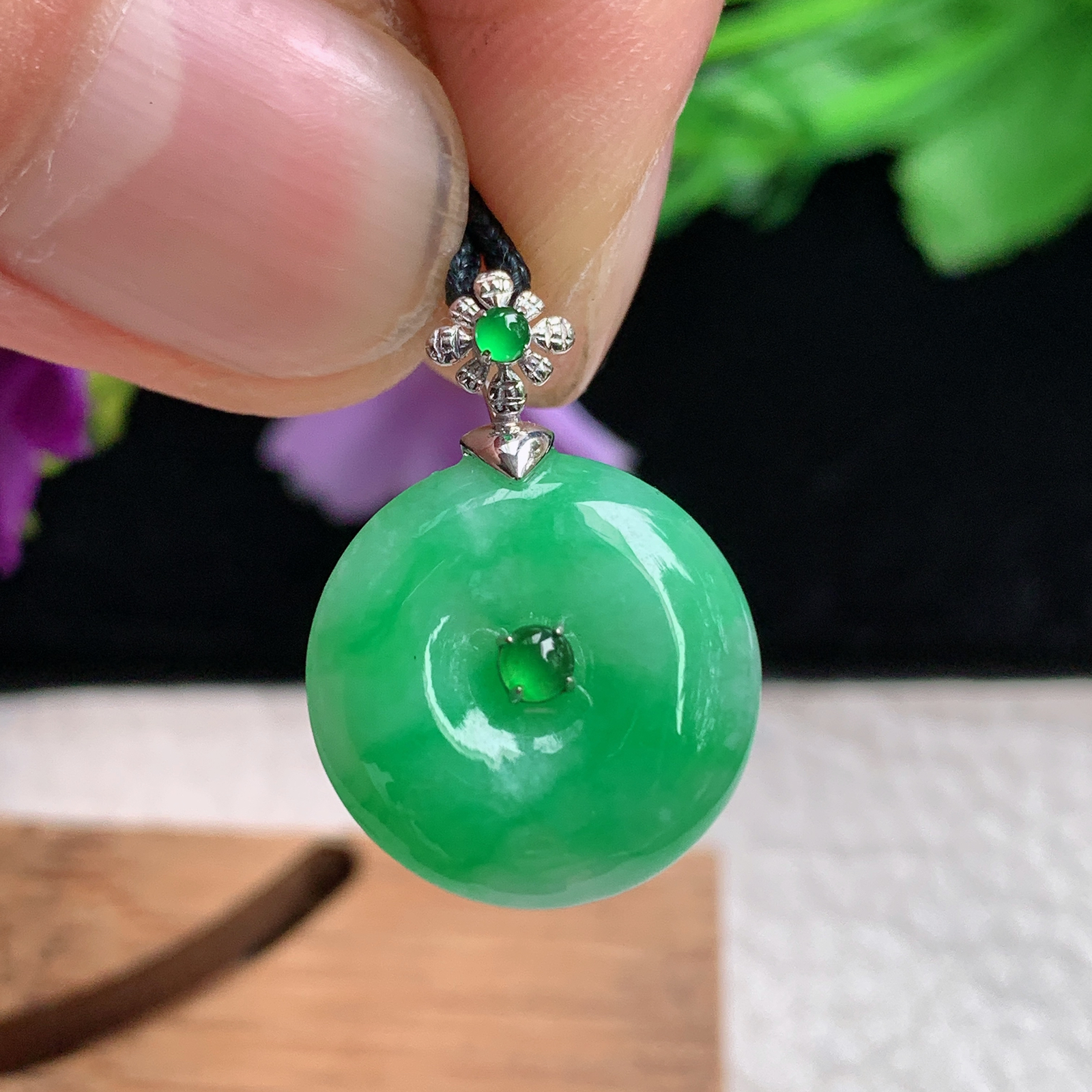 zz3实拍连金23.6*16.6*5.5缅甸翡翠满绿精美平安扣小吊坠 镶金锁骨坠