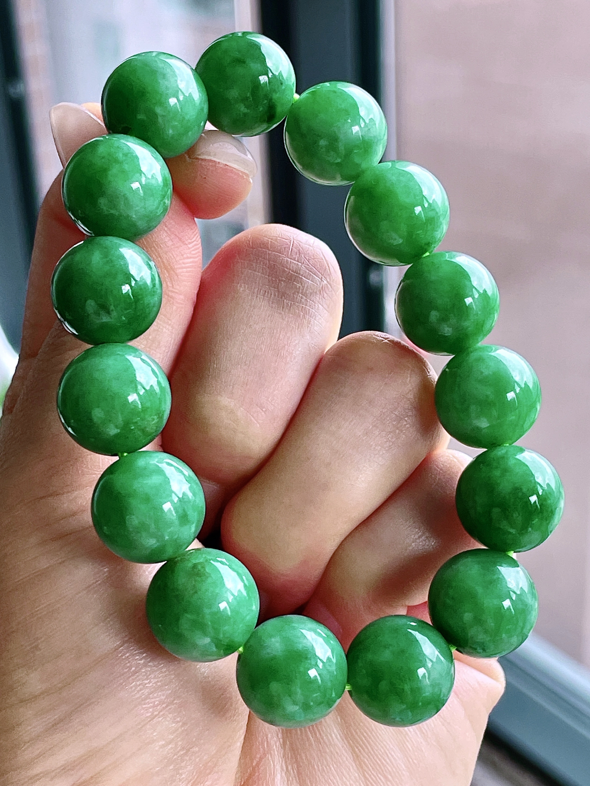 【珠子】冰阳绿手串圆珠珠子手串
【说明】缅料 性价比高  
【尺寸】14.4mm