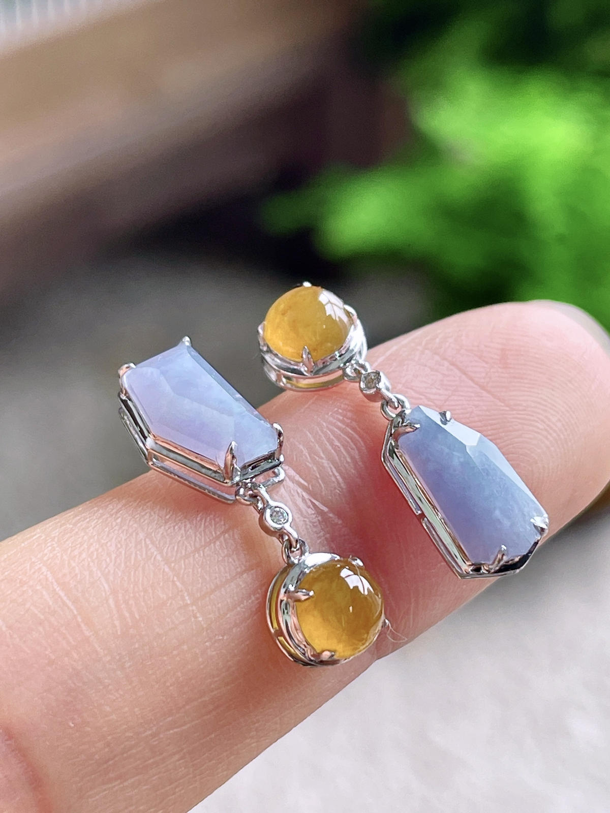 【镶嵌】冰紫罗兰随形耳坠
【说明】缅料 18k金镶嵌 性价比高  
【整体】21-5.3-4.5
【裸石】9.5-4.2-2.6