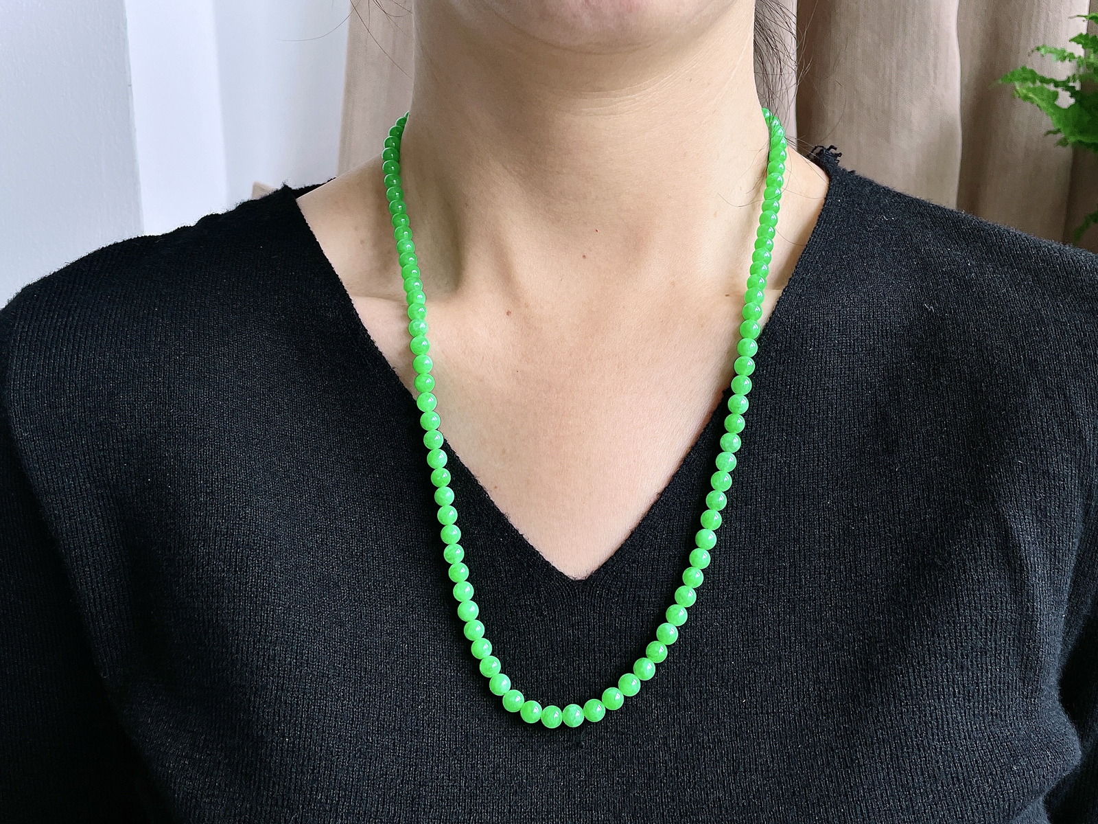 【珠子】冰阳绿珠链圆珠珠子珠链
【说明】缅料 性价比高  
【尺寸】5.6-6mm，31cm