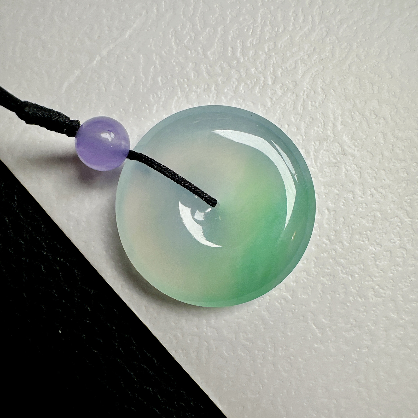 【冰种飘阳绿平安扣】质地细腻，品质很好，冰感十足，胶感明显，收藏品质