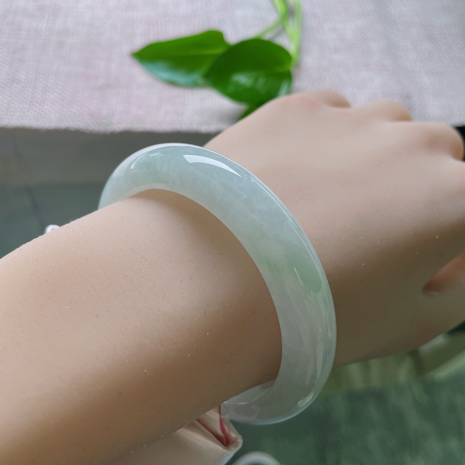 54.3/12.1/8.2，淡绿底正圈，水头好，种老，浅笑轻柔，精致，完美，ss50055a