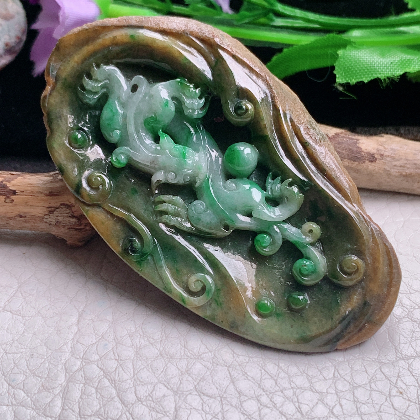 lz实拍70*41*15 特色天然缅甸翡翠龙行天下 龙牌玉吊坠 玉挂件