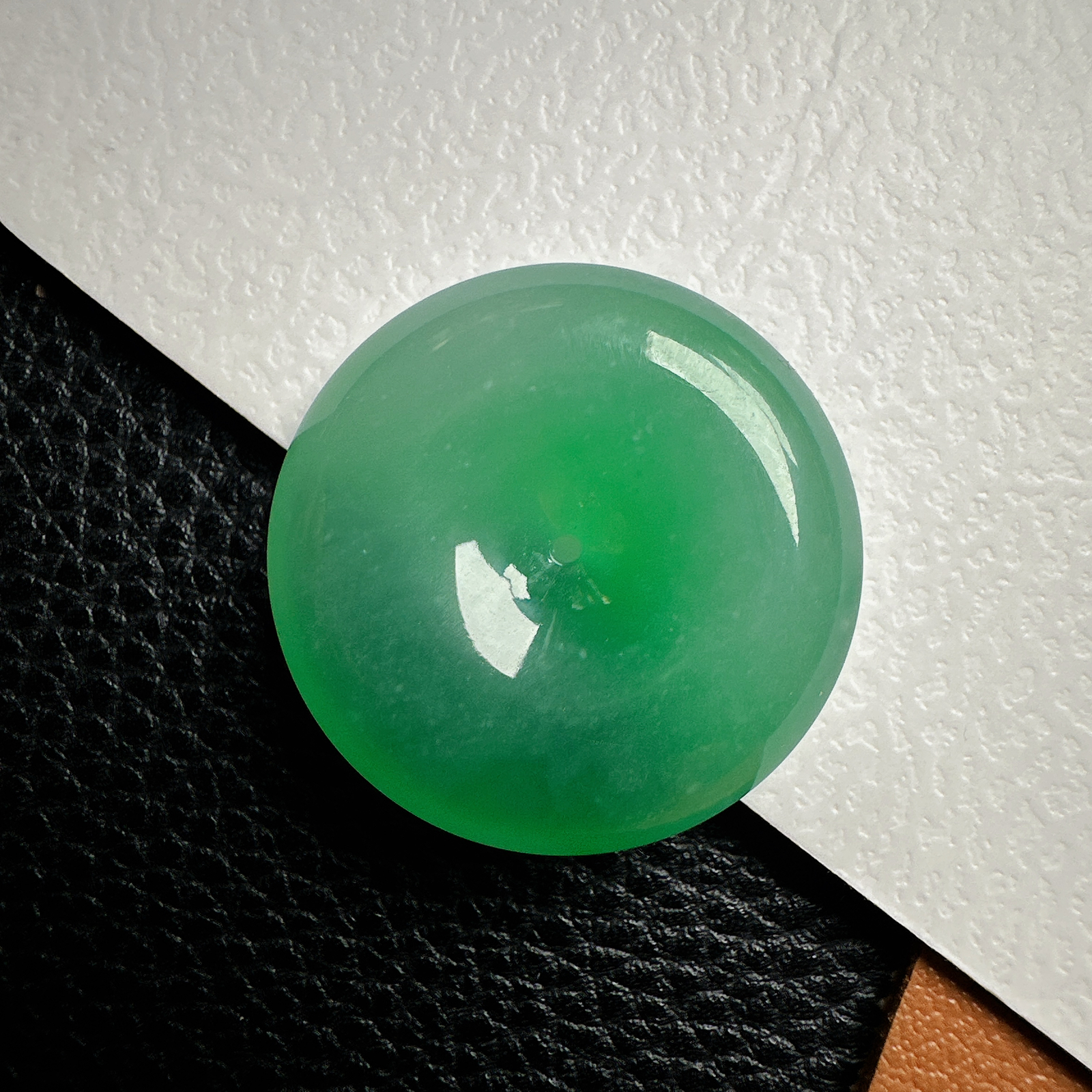 【冰种绿平安扣】质地细腻，品质很好，冰感十足，胶感明显，收藏品质。