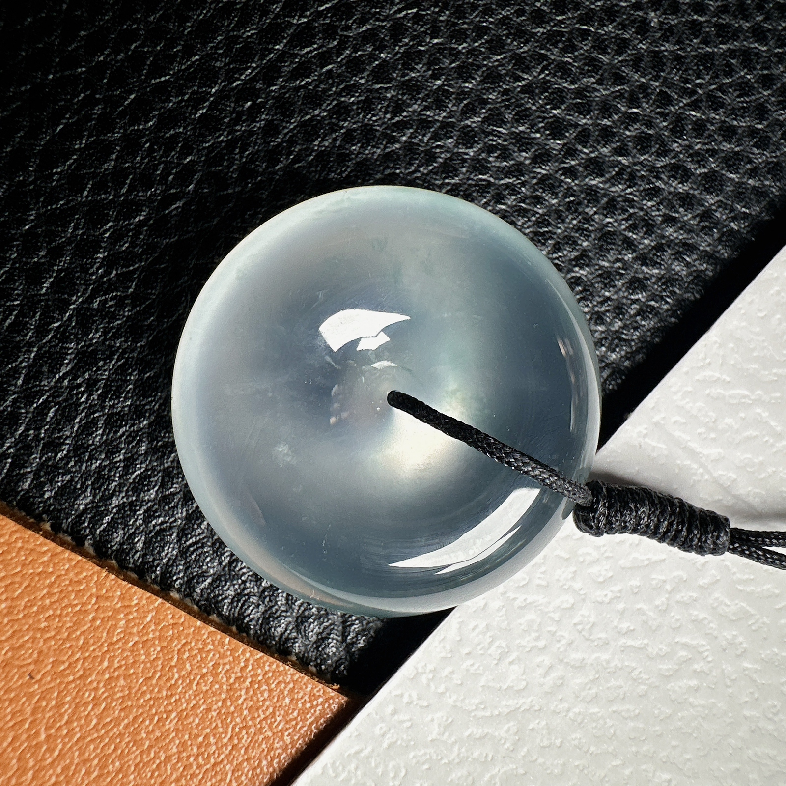 【冰种肥平安扣】质地细腻冰润，品质很好，冰感十足，胶感明显，收藏品质。