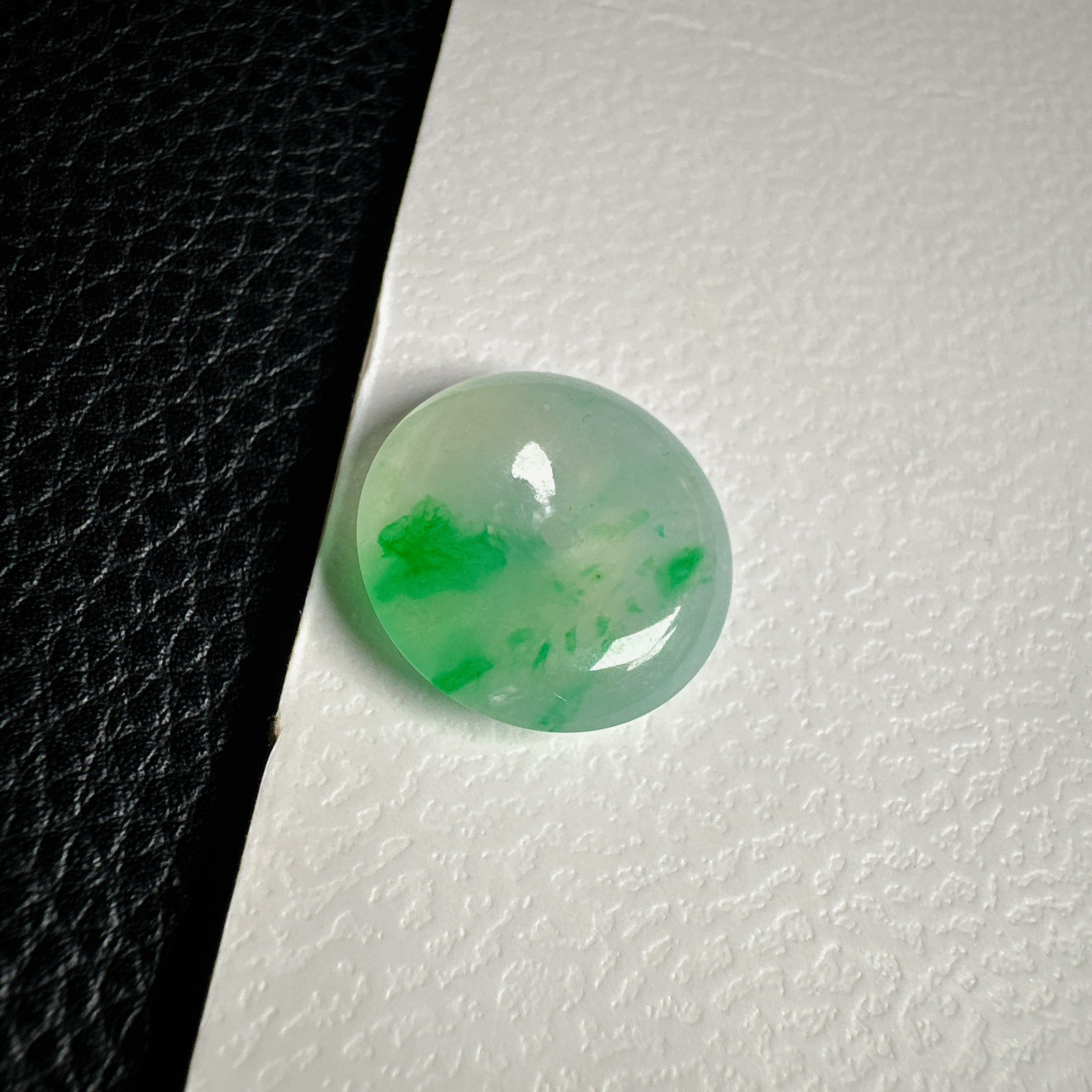 【冰种飘阳绿平安扣】质地细腻，品质很好，冰感十足，胶感明显，收藏品质