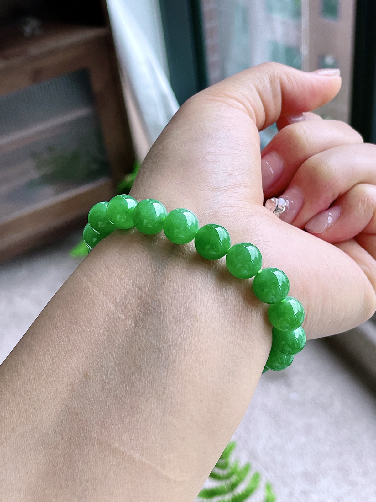 【珠子】冰阳绿手串圆珠珠子手串
【说明】缅料 性价比高  
【尺寸】10mm