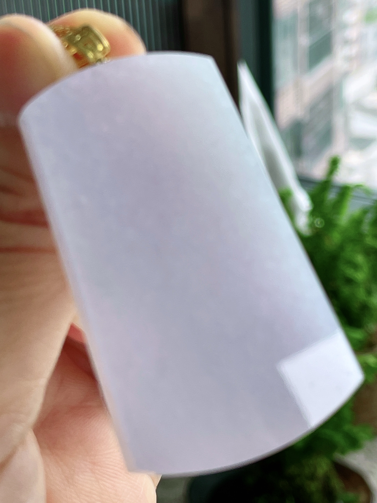 【镶嵌】冰紫底无事牌吊坠  
【说明】缅料 18k金镶嵌 性价比高  
【整体】59.5
【裸石】52.1-31.7-5.5