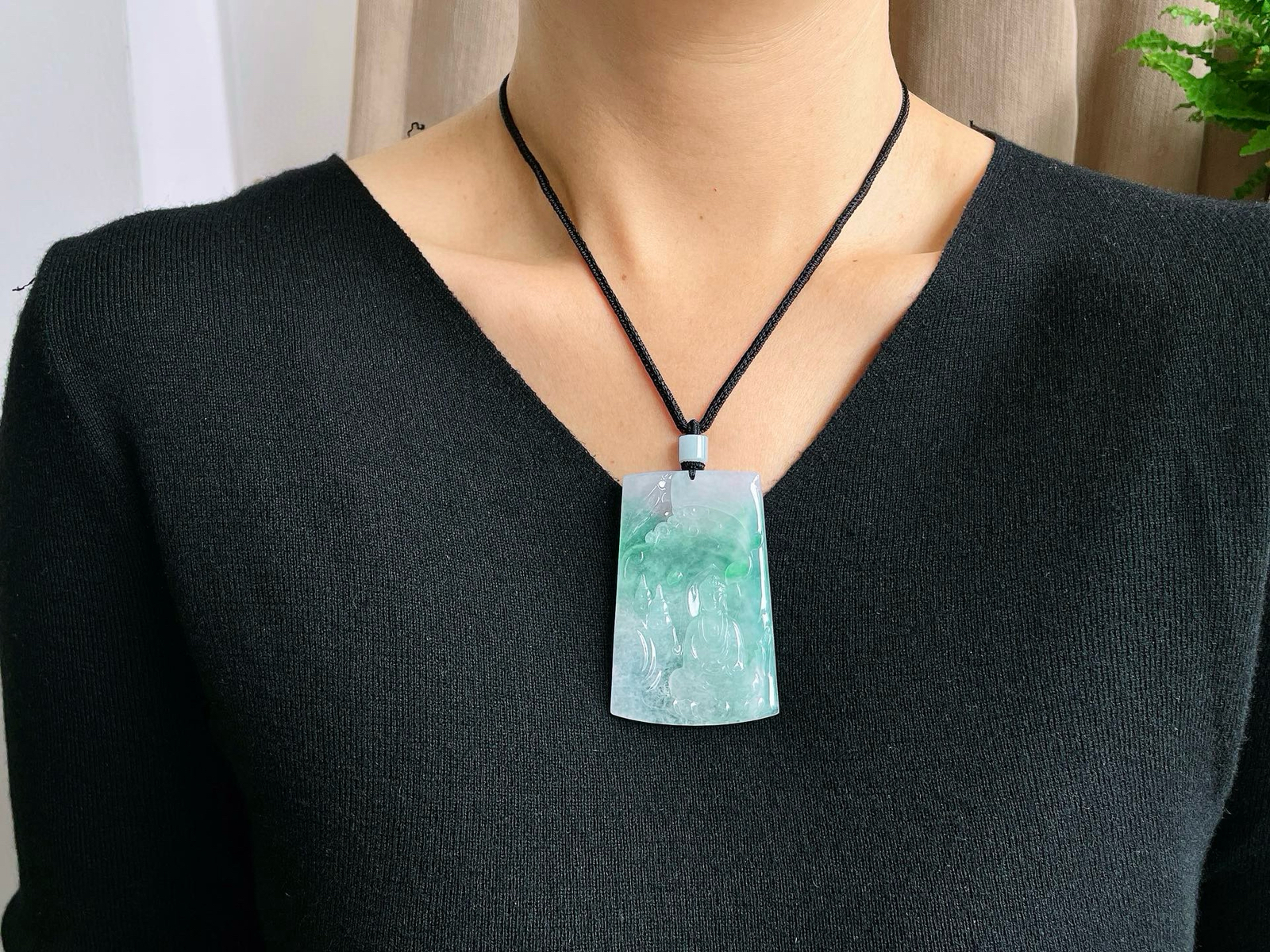 【裸石】冰飘花大日如来佛牌吊坠
【说明】缅料 性价比高  
【尺寸】68-44-5.8