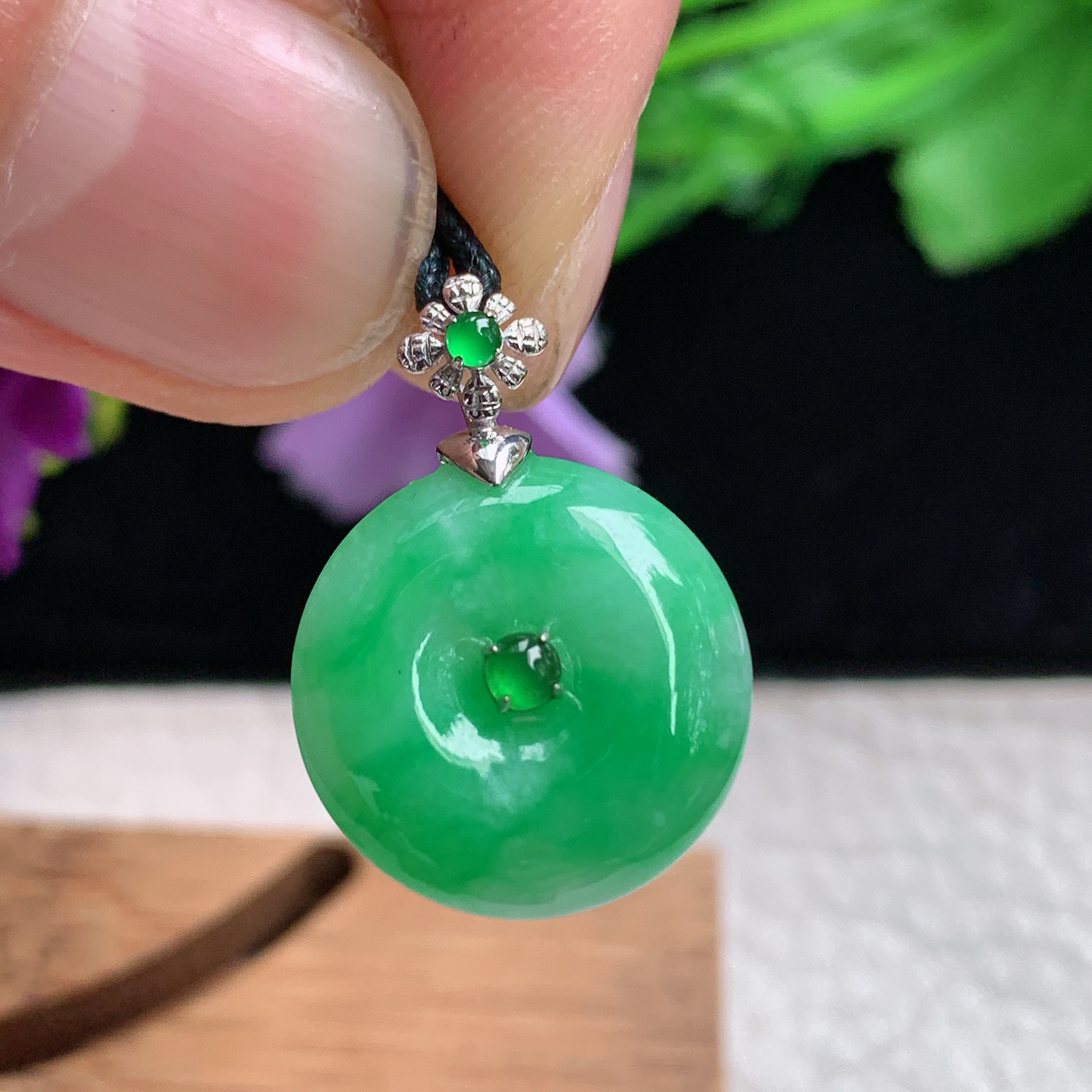 zz3实拍连金23.6*16.6*5.5缅甸翡翠满绿精美平安扣小吊坠 镶金锁骨坠
