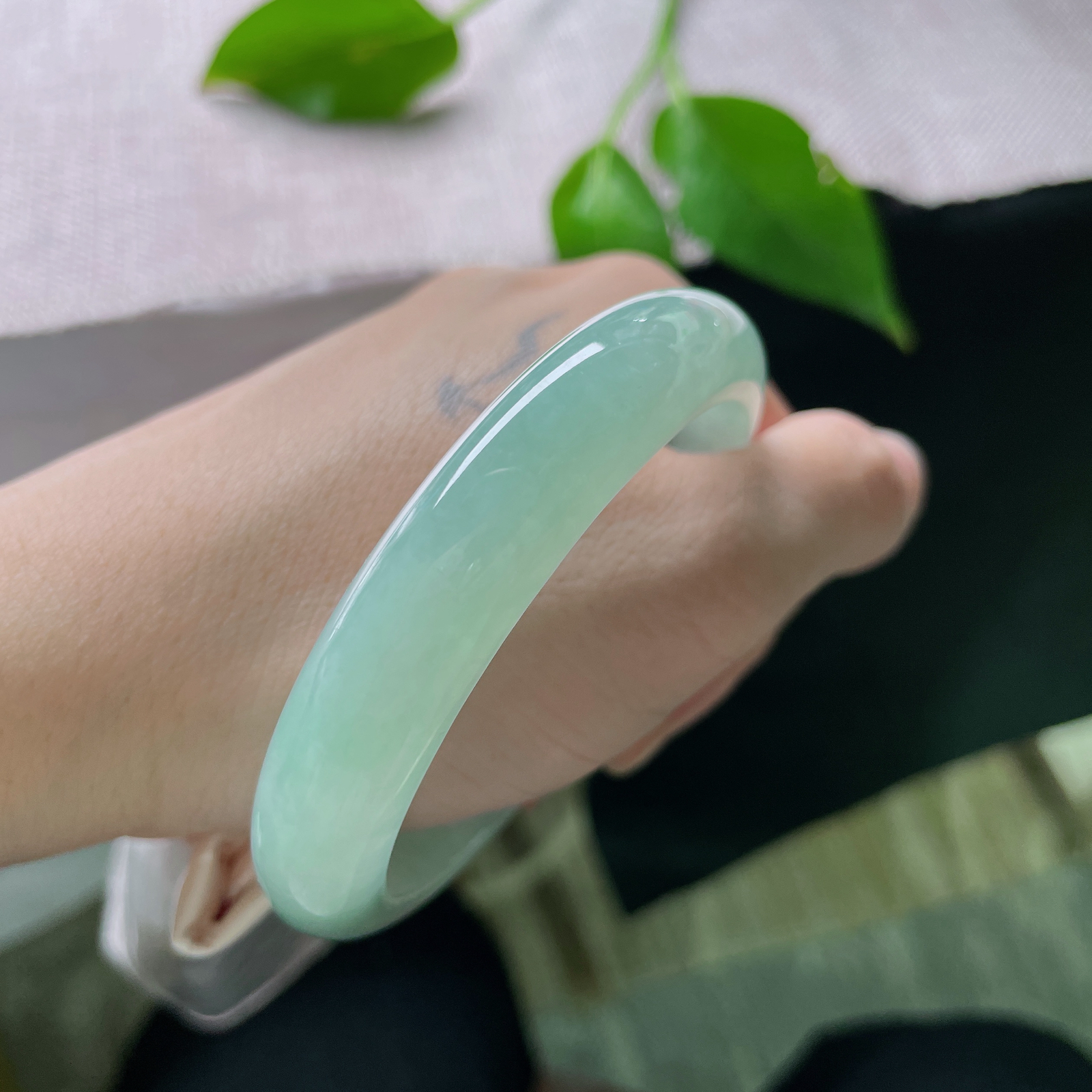 57.6/12.2/8，葡萄肉正圈，种老，干净清透，清水出芙蓉，天然去雕饰..