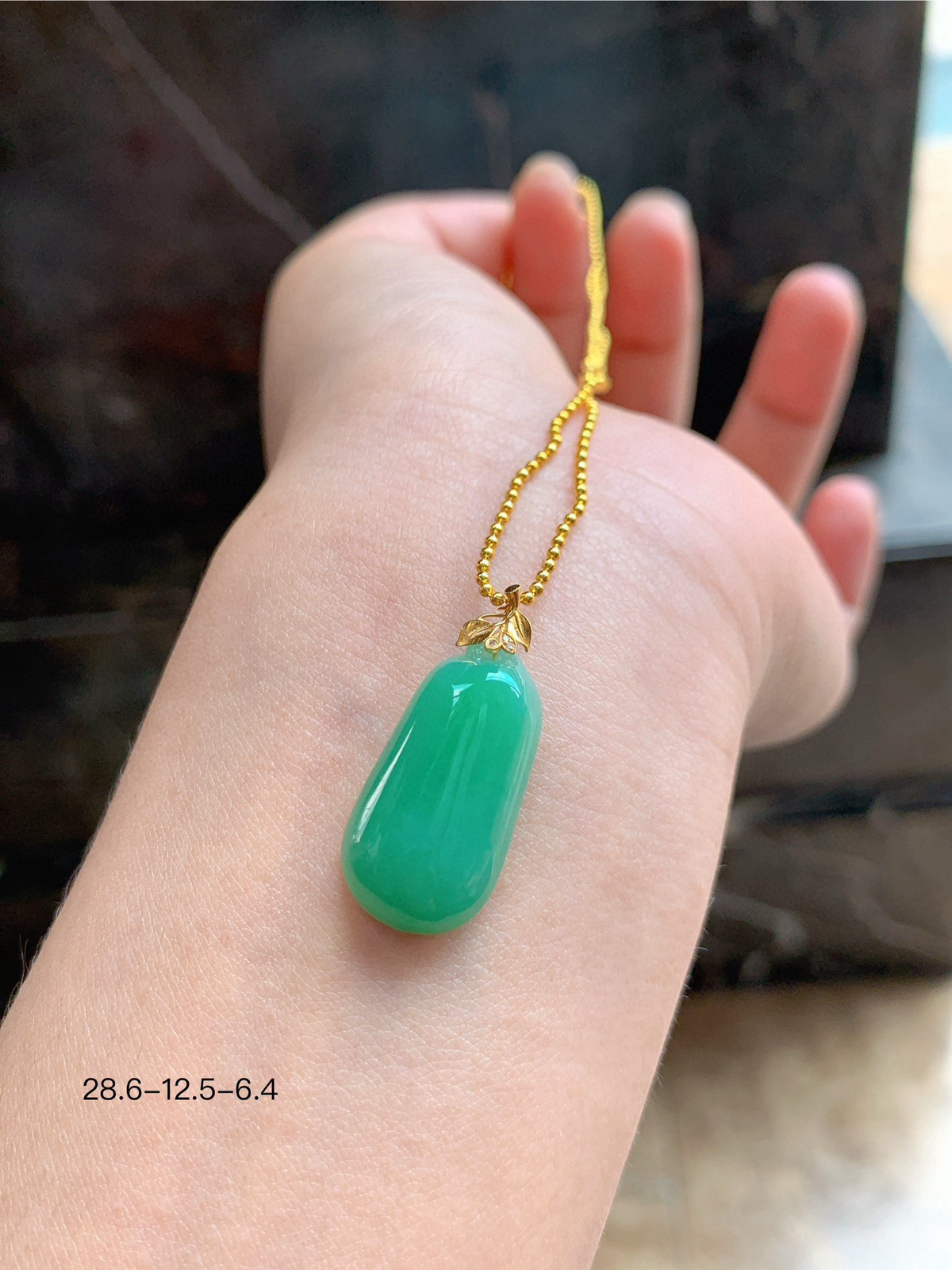 满色·福瓜

细腻玉质凝满色，饱满福瓜藏着好彩头