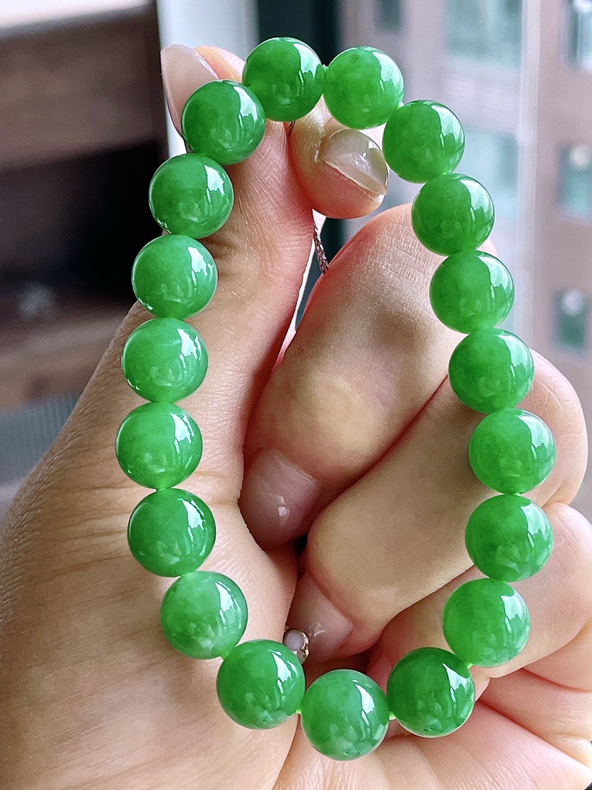 【珠子】冰阳绿手串圆珠珠子手串
【说明】缅料 性价比高  
【尺寸】10mm