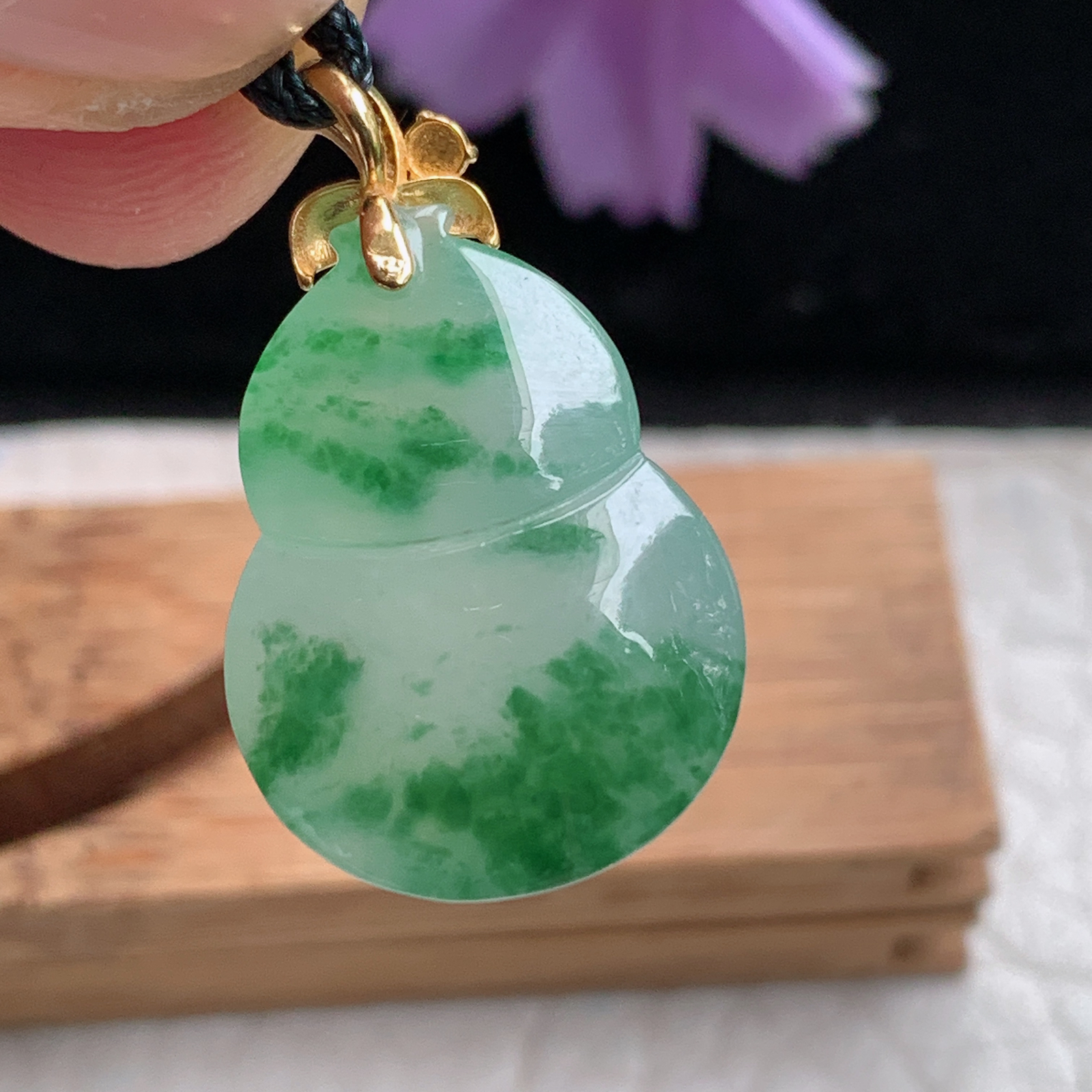 zz3实拍连金26.5*15.5*7.3缅甸翡翠冰飘绿花精美葫芦吊坠 镶金福禄锁骨坠