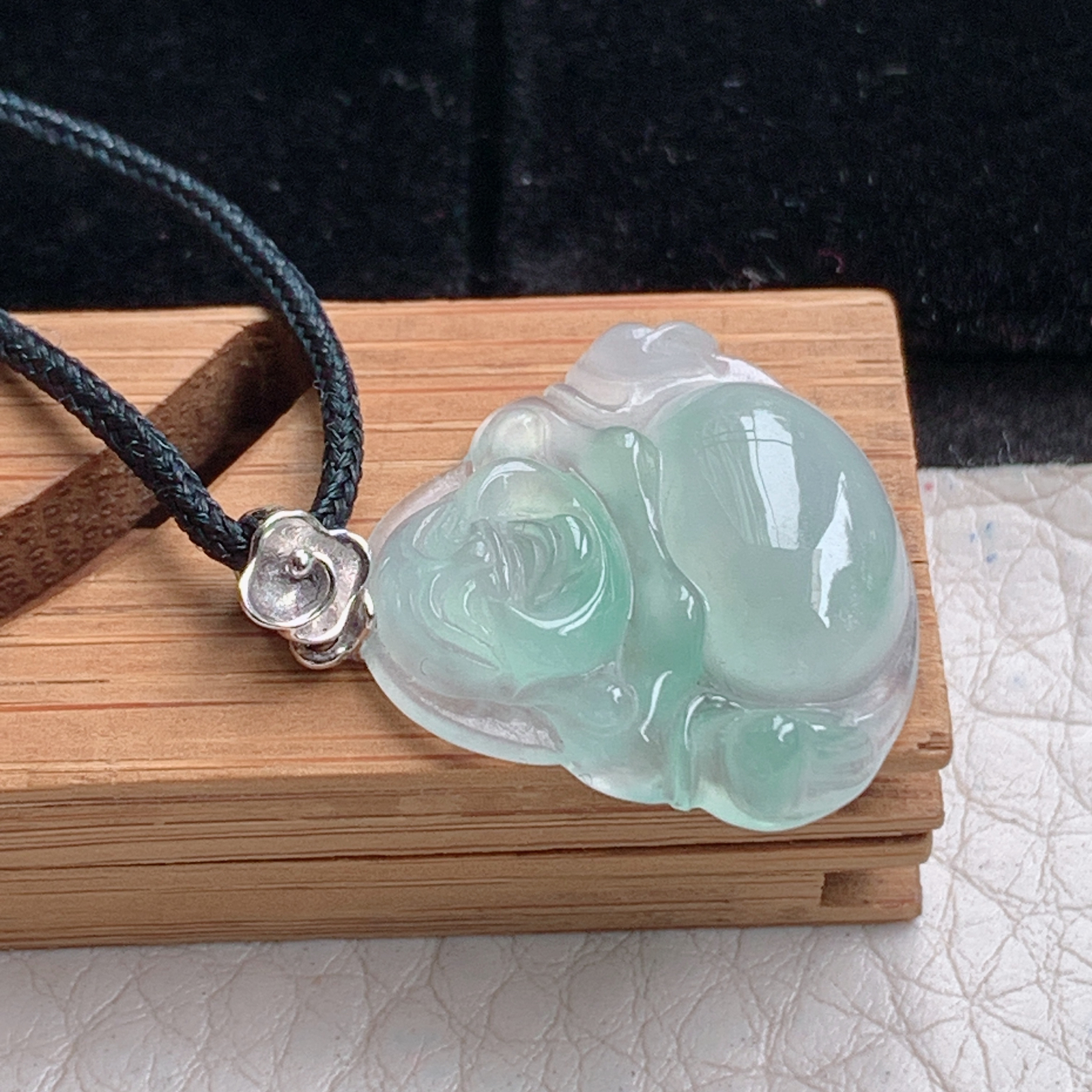 zz3实拍20*21.5*5.2缅甸翡翠冰种淡绿小佛公吊坠 镶金弥勒佛锁骨坠