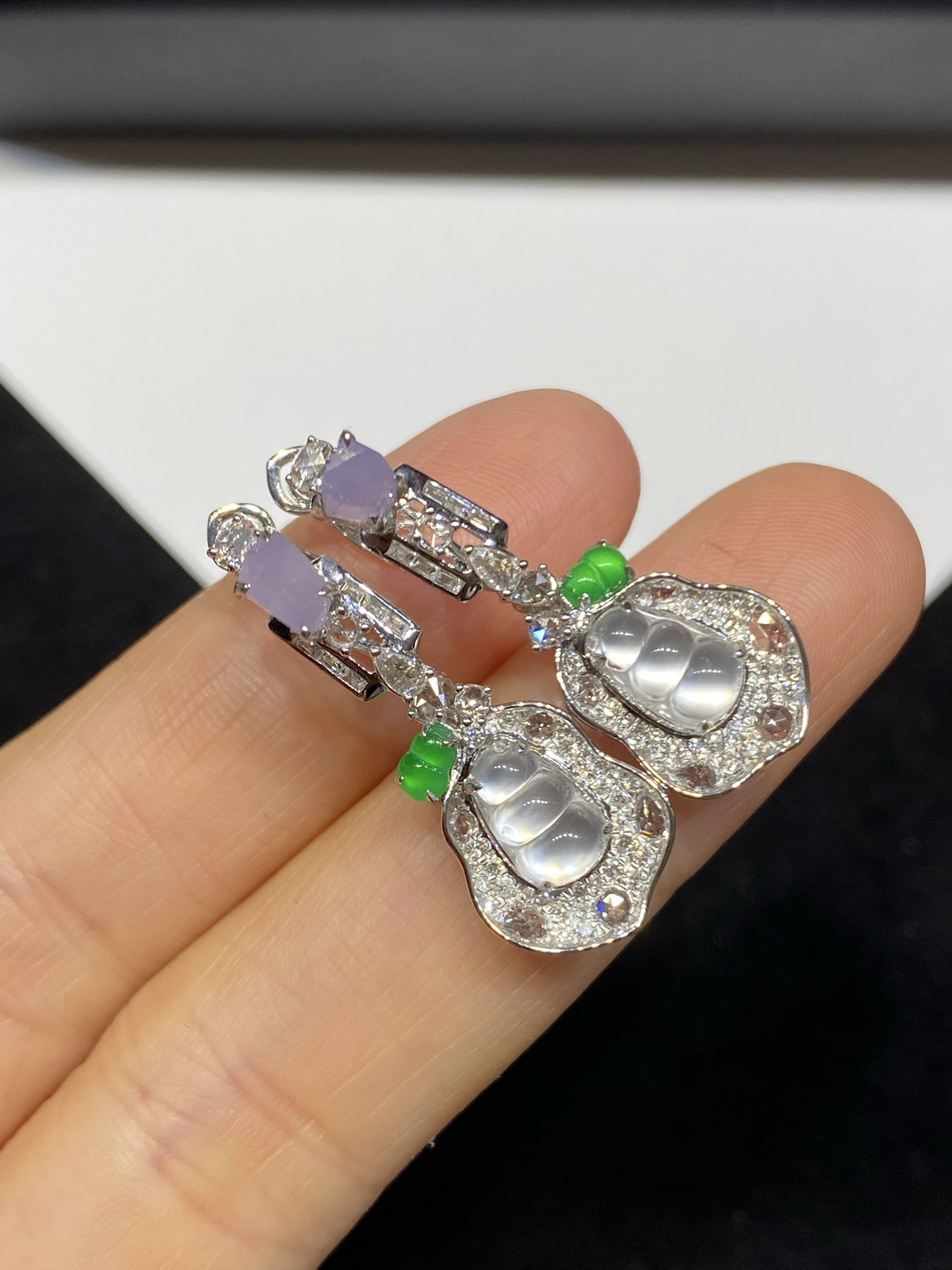 高冰 起光 福豆 耳扣 耳坠 18k

整体尺寸30.8-11.8-7