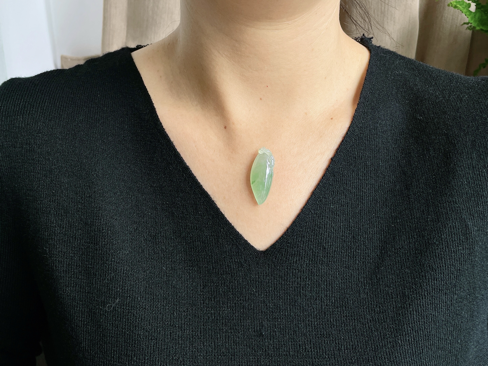 【裸石】冰飘花福瓜吊坠
【说明】缅料 性价比高  
【尺寸】 34.6-13.6-8.5