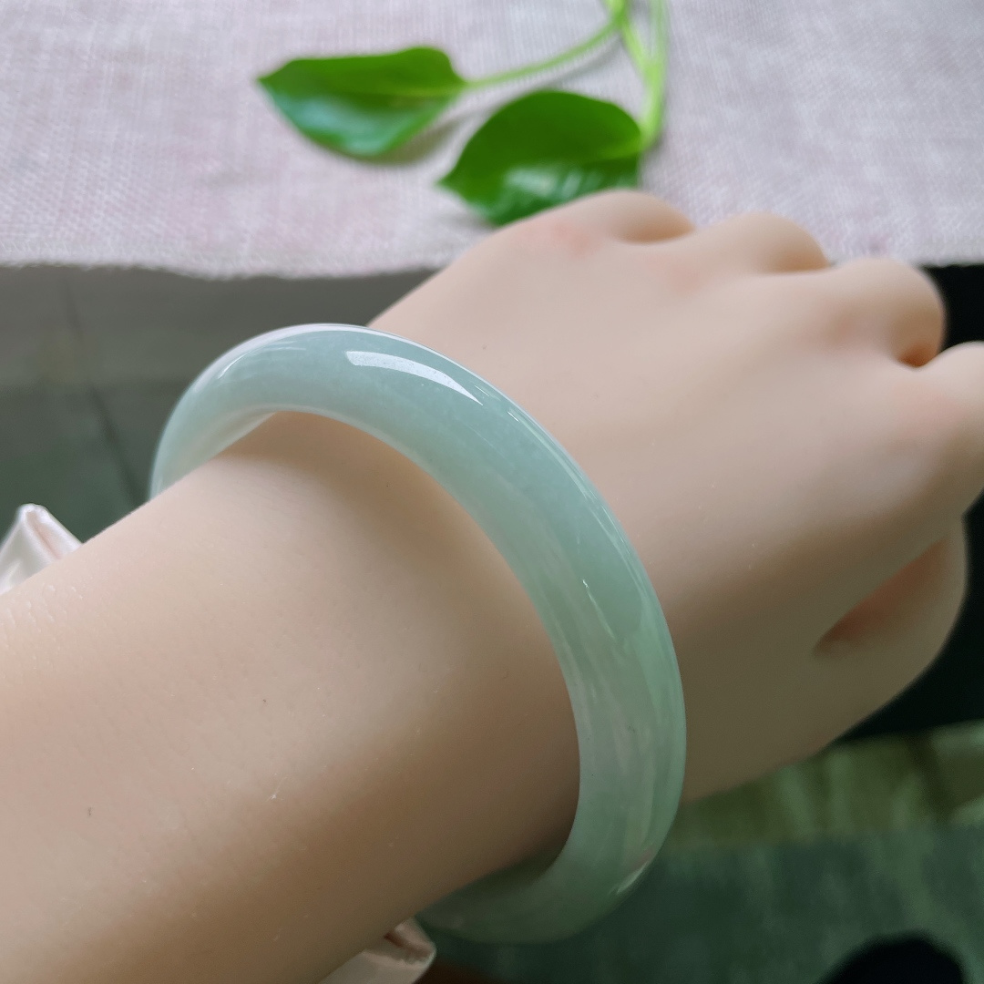 57.8/11.6/7.5，绿底正圈，底子干净清爽，色泽均匀，淡雅倾心，ss49532a