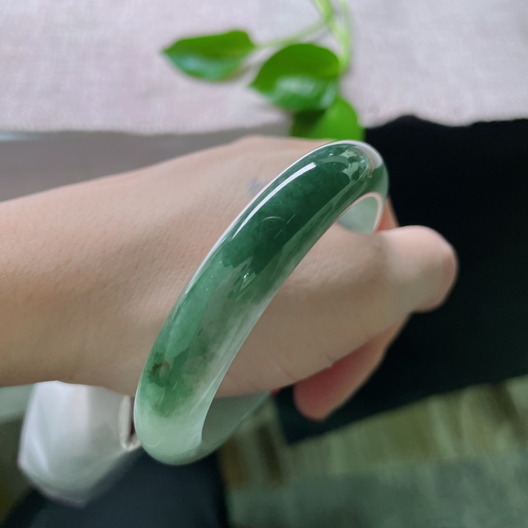 55.3/11.5/7.5，半山半水正圈，油性好，种老，青白分明，别有意境，色纹，ss49307a