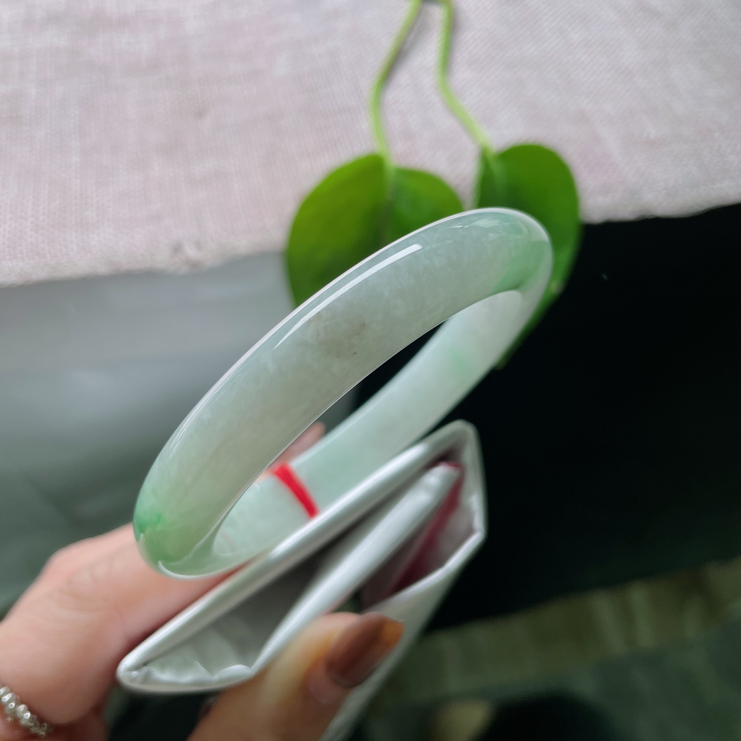 58.2/10.9/8.6飘绿正圈，窄条，水润细腻，清新脱俗，倾心，洒金，ss50264a