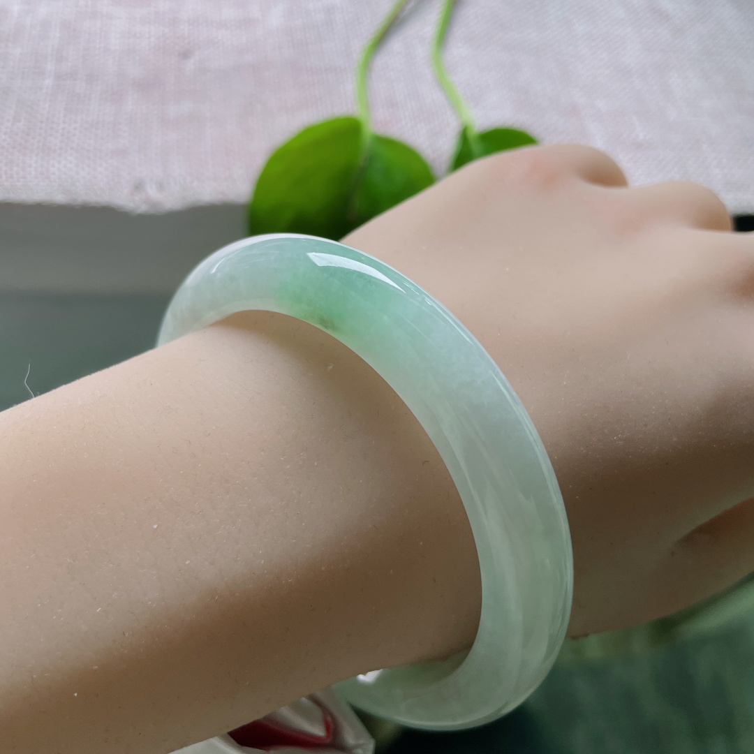 58.2/10.9/8.6飘绿正圈，窄条，水润细腻，清新脱俗，倾心，洒金，ss50264a