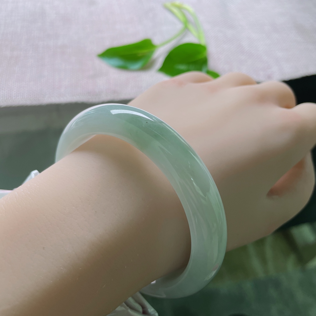 57.1/12.8/8.8，浅绿底正圈，水头好，种老，温馨素净，显气质，棉线纹，ss49202a