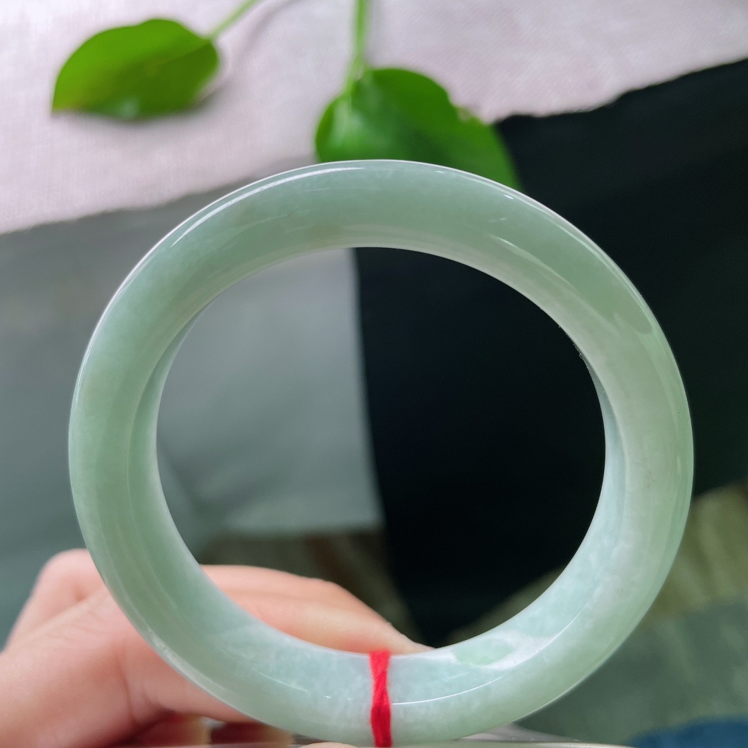 52.8/10.9/8.3果绿正圈，水润细腻，温婉可人，贵气，ss50265a