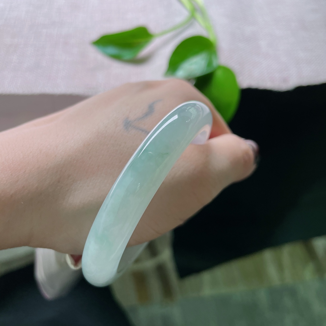 52.9/10.1/8.1，淡紫淡绿正圈，清浅却不单薄、有韵而不张扬的气质。，ss50308a