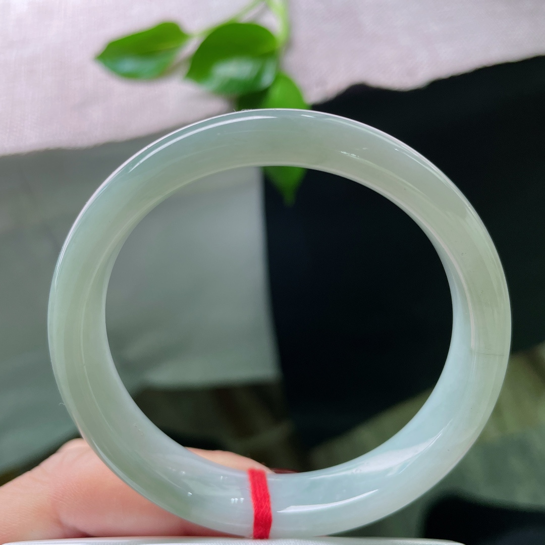 56.1/12.5/7.2，淡绿底正圈，肉质细腻干净，柔情似水，佳期如梦，细纹，ss49314a