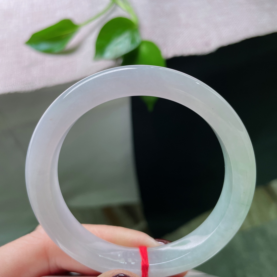 52.9/10.1/8.1，淡紫淡绿正圈，清浅却不单薄、有韵而不张扬的气质。，ss50308a