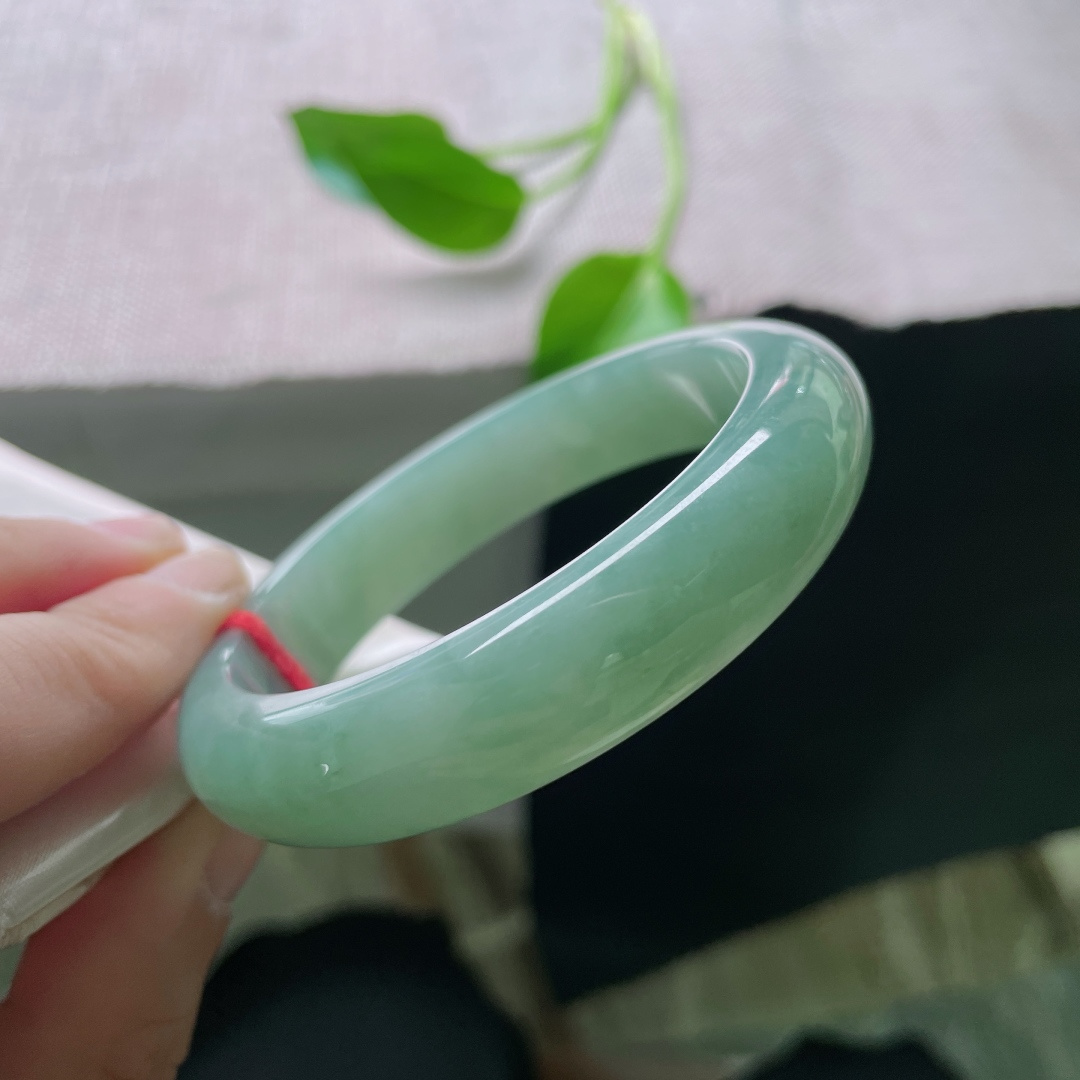 55/12.9/8.2，绿底正圈，柔润细腻，种老，底子干净清爽，皮纹，ss49021a