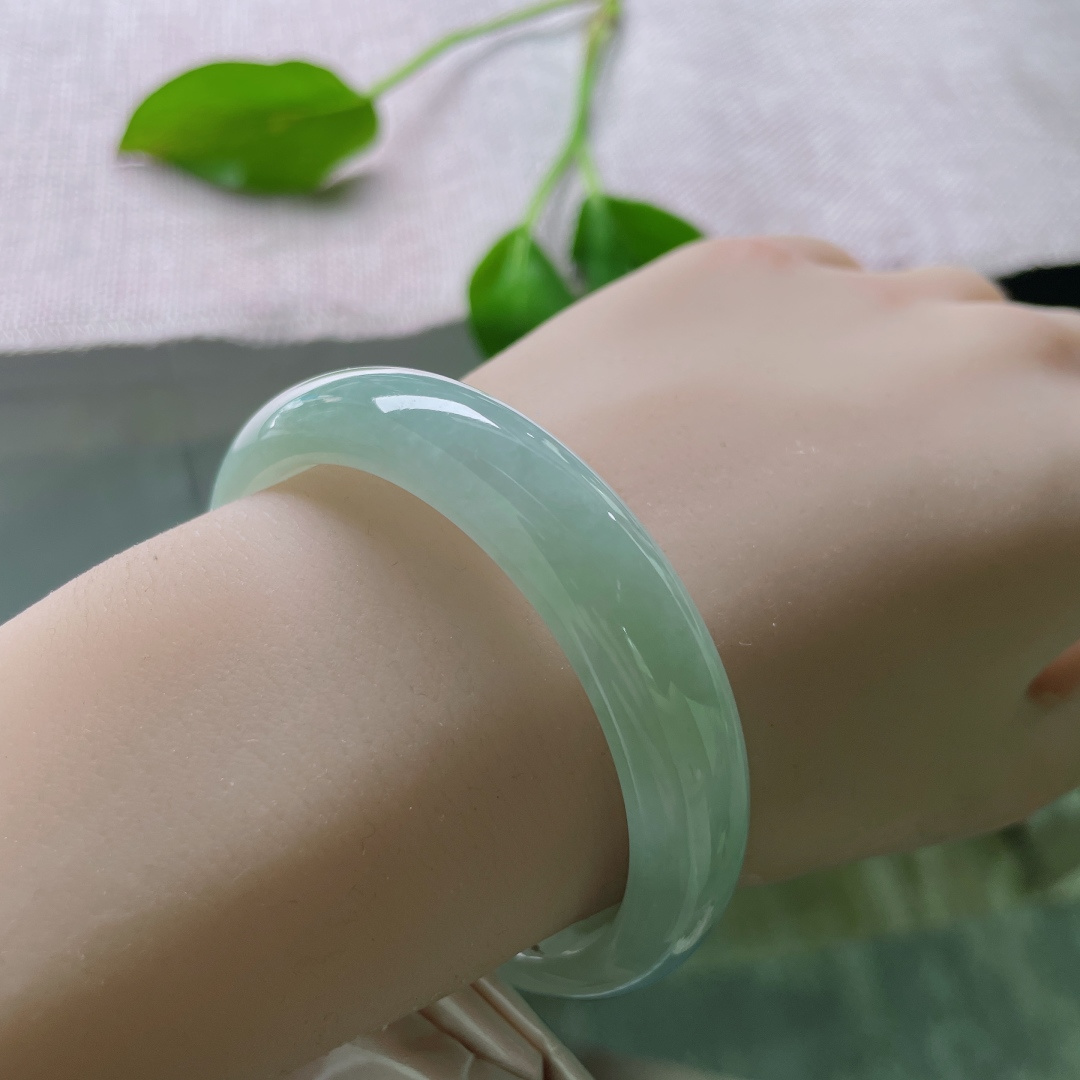 52.5/11.9/6.6，浅绿底正圈，色泽清爽，甜美，从容自若，ss50283a