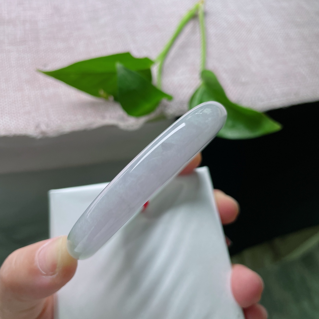 58/11.1/8.3，淡绿淡紫正圈，以玉为伴，岁月安然，不负时光不负己。棉根，ss45395a