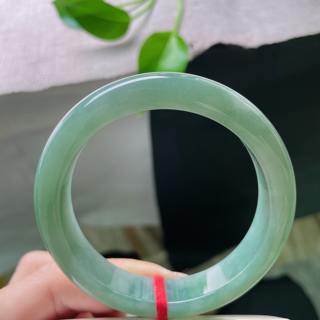 55/12.9/8.2，绿底正圈，柔润细腻，种老，底子干净清爽，皮纹，ss49021a