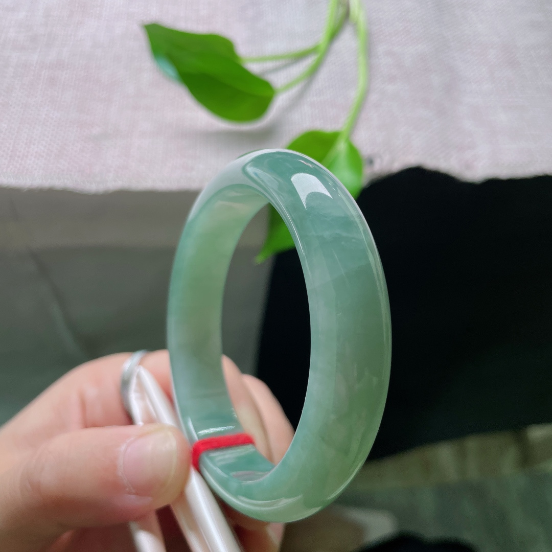 55/12.9/8.2，绿底正圈，柔润细腻，种老，底子干净清爽，皮纹，ss49021a