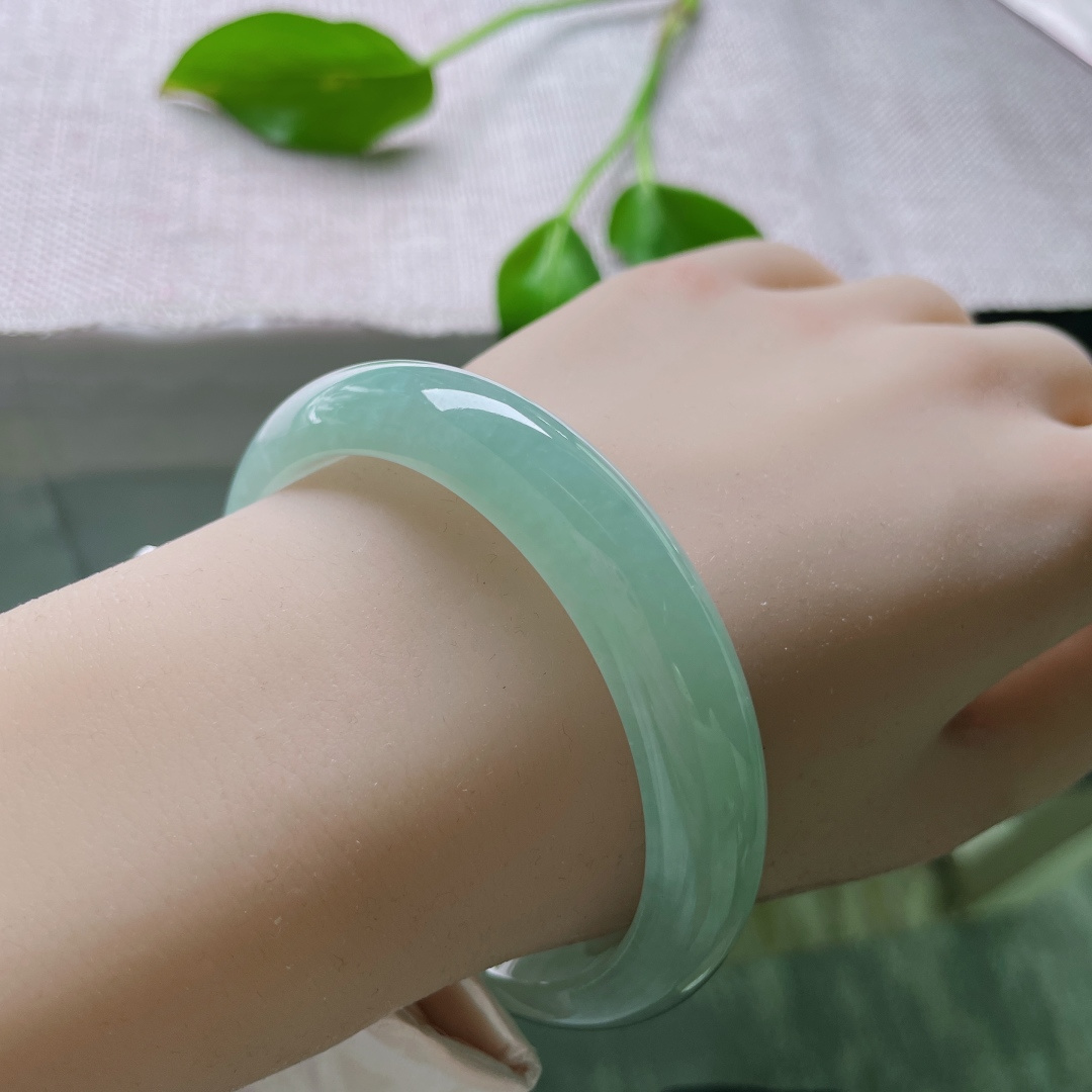 57.6/12.2/8，葡萄肉正圈，种老，干净清透，清水出芙蓉，天然去雕饰。，ss49582a