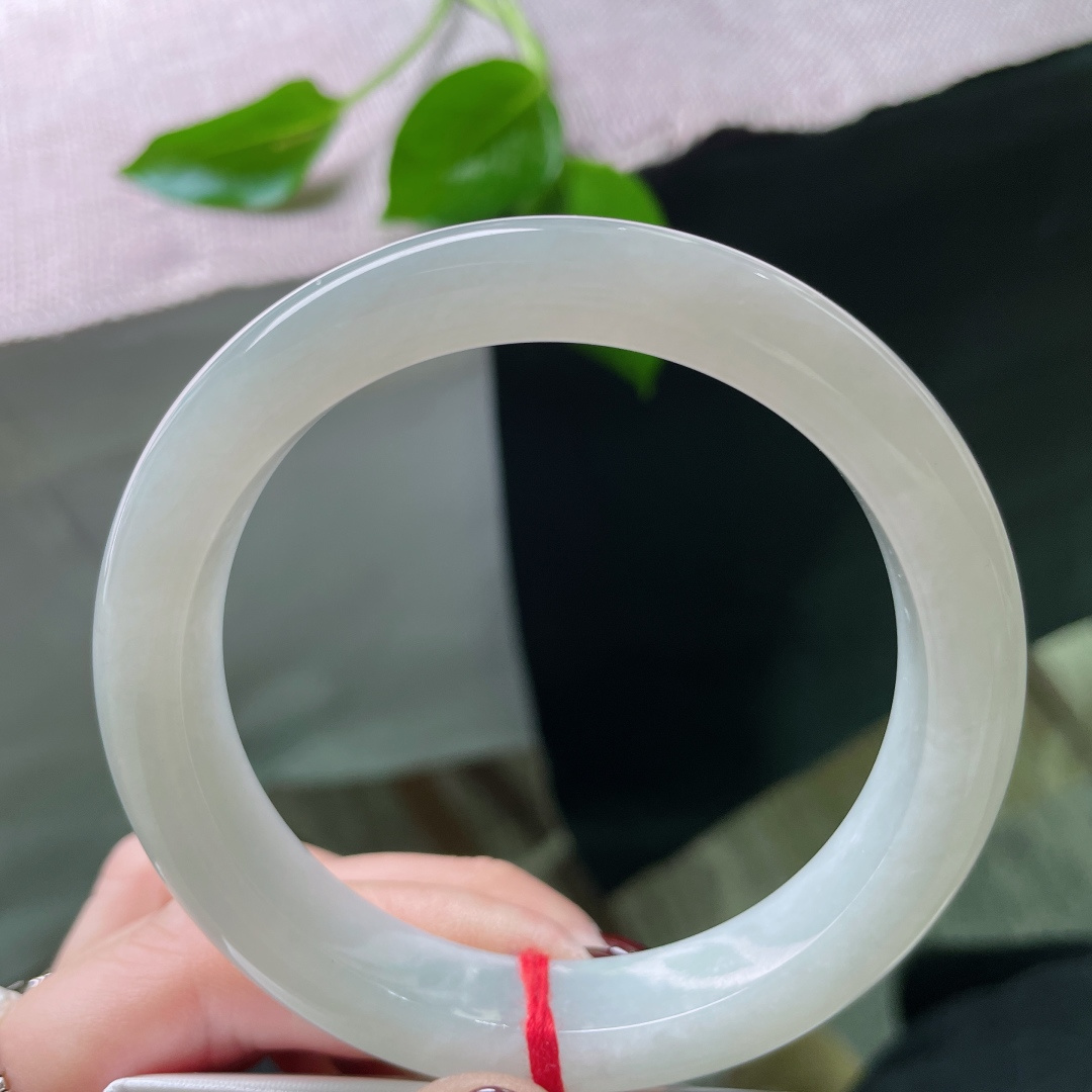 60.1/12.2/8.8淡绿底正圈，水润细腻，清雅大方，贵气，皮纹，ss48947a