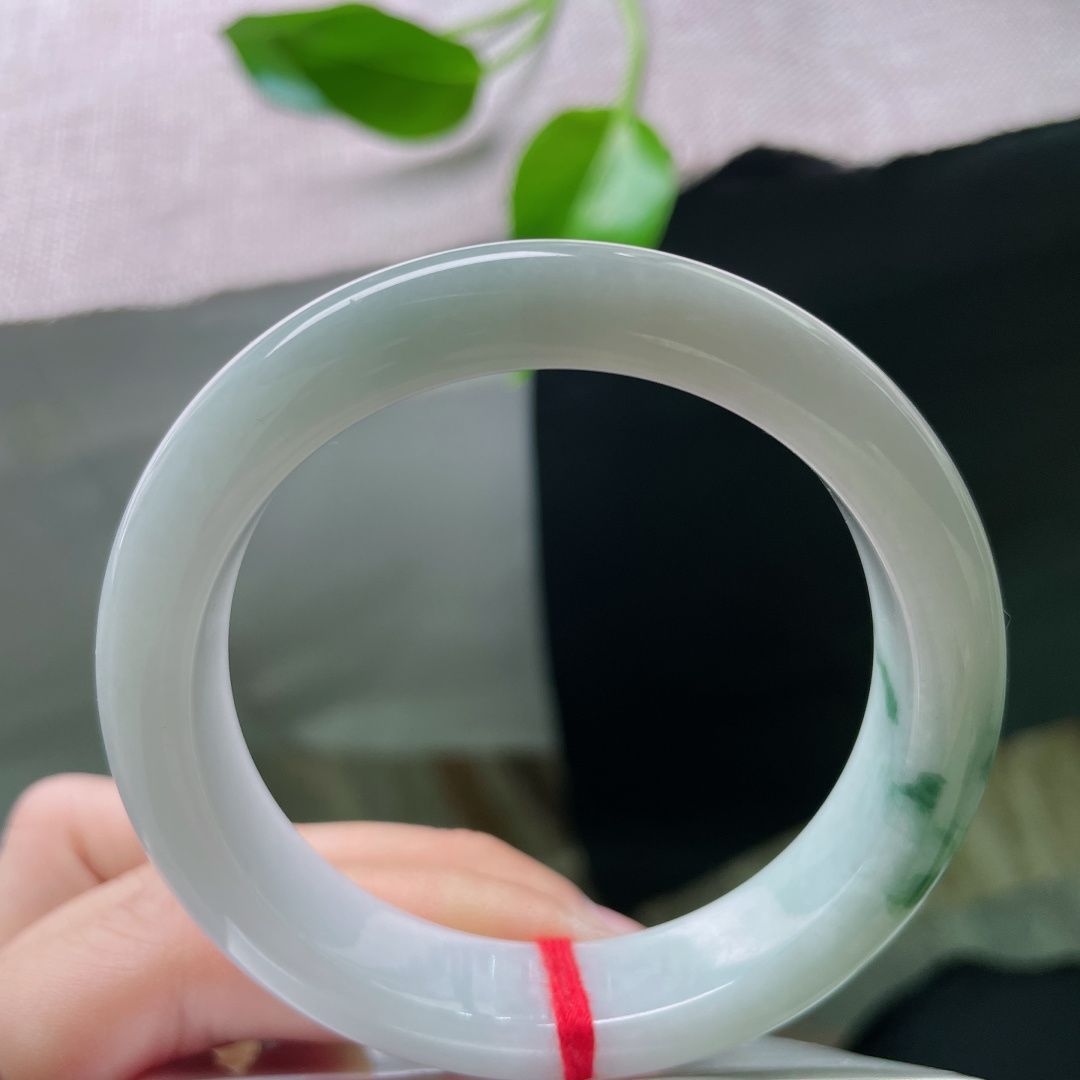 53.8/12/8.2，飘花正圈，肉质细腻，厚装，一缕烟，一痕影。皮纹，ss49118a