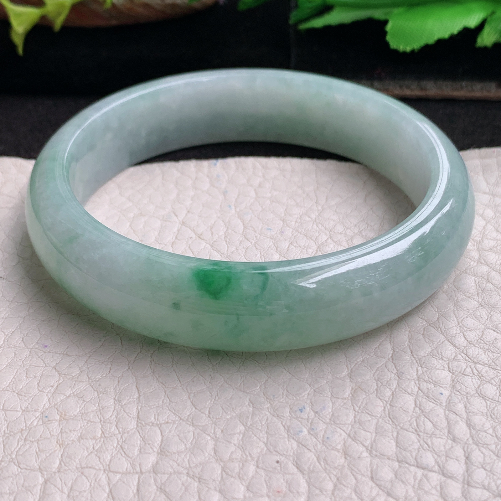 js实拍58*14*7.5平安镯 天然翡翠a货手镯胶感飘花正圈玉镯子