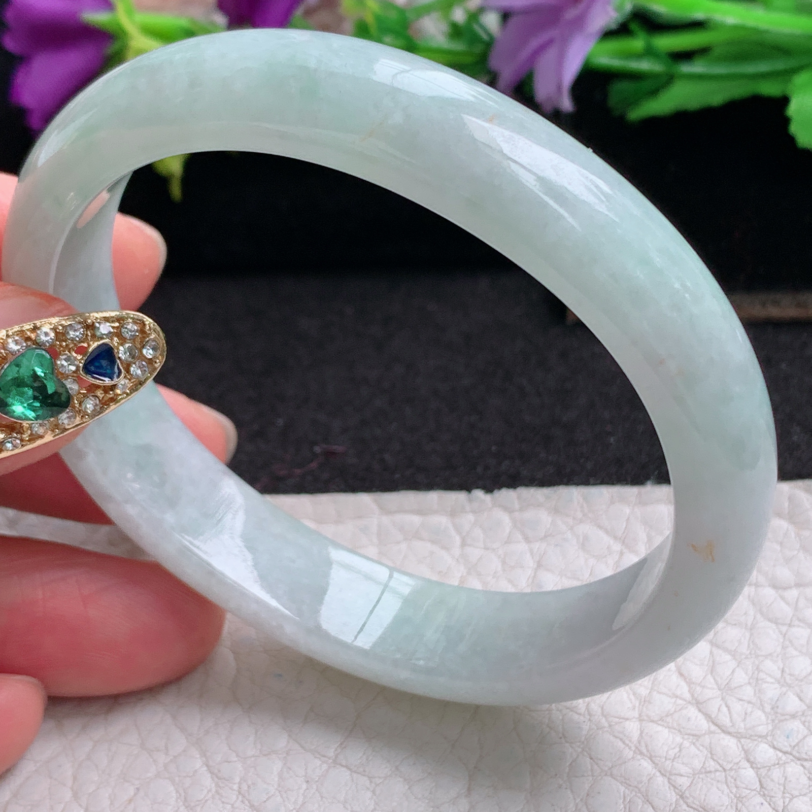 ll清新款55*47*12*7贵妃镯 天然缅甸翡翠a货手镯浅绿蛋形玉镯子