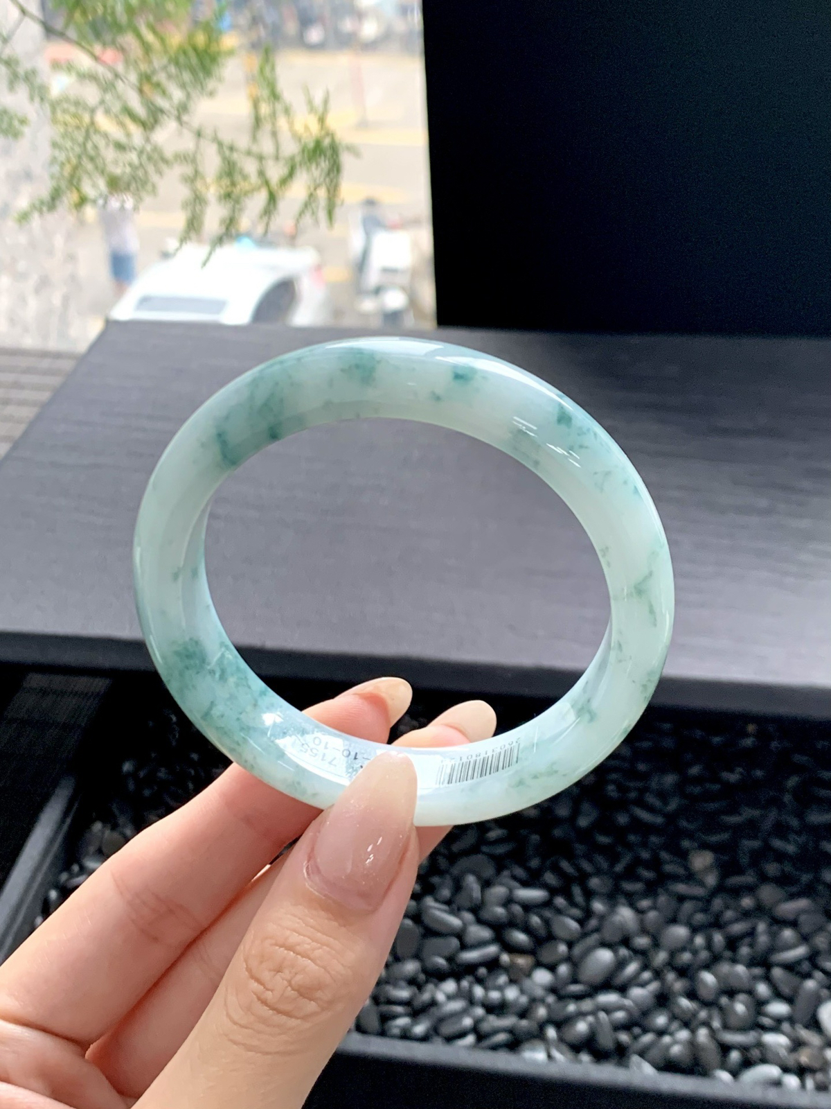 【冰飘花手镯】
清爽花色灵动而飘渺，勾勒出一副唯美诗意的山水意境画，古典优雅又秀气
【尺寸】55-