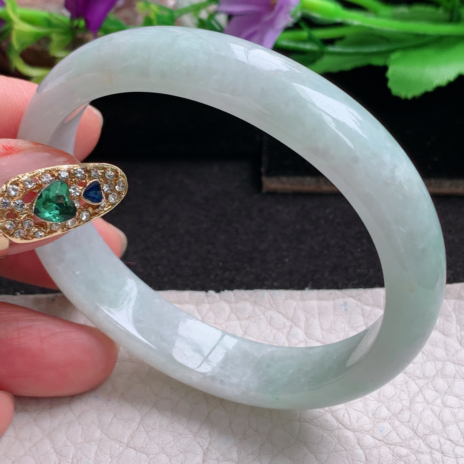 ll清新款55*47*12*7贵妃镯 天然缅甸翡翠a货手镯浅绿蛋形玉镯子