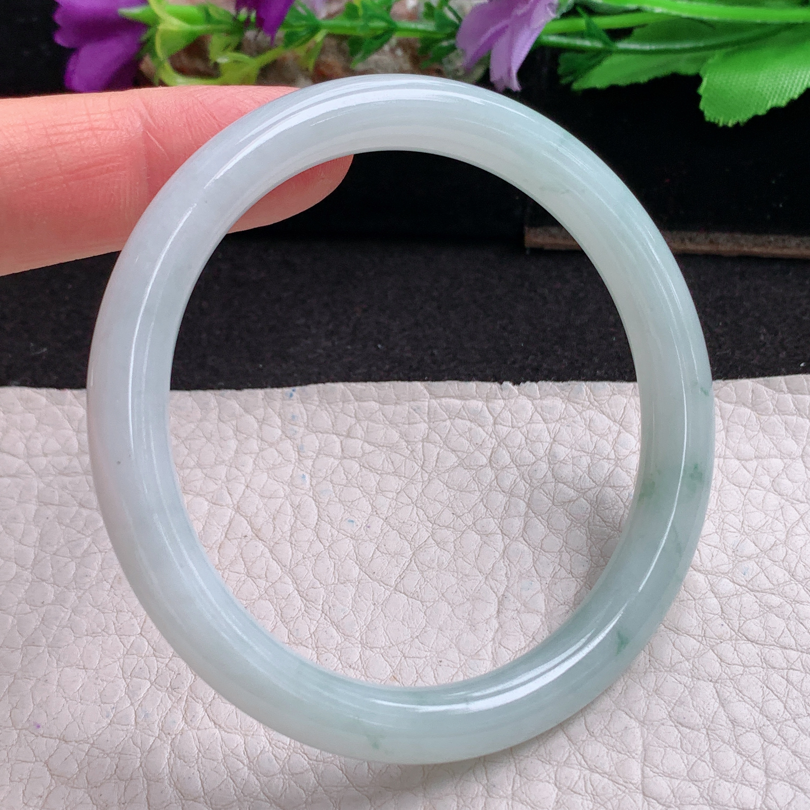 xx实拍57*8美人镯 天然缅甸翡翠a货手镯飘花圆条美人镯