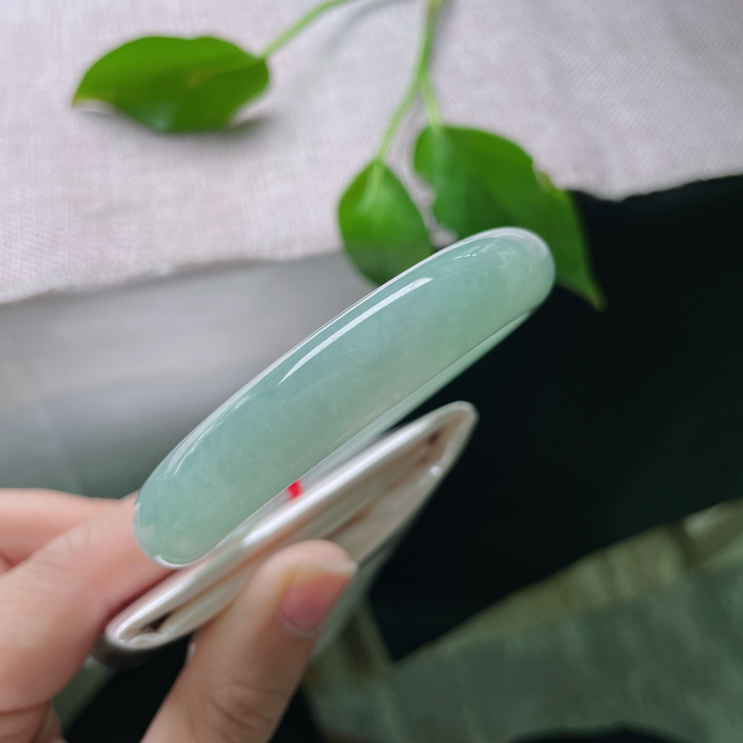 57.6/12.2/8，葡萄肉正圈，种老，干净清透，清水出芙蓉，天然去雕饰。，ss49582a